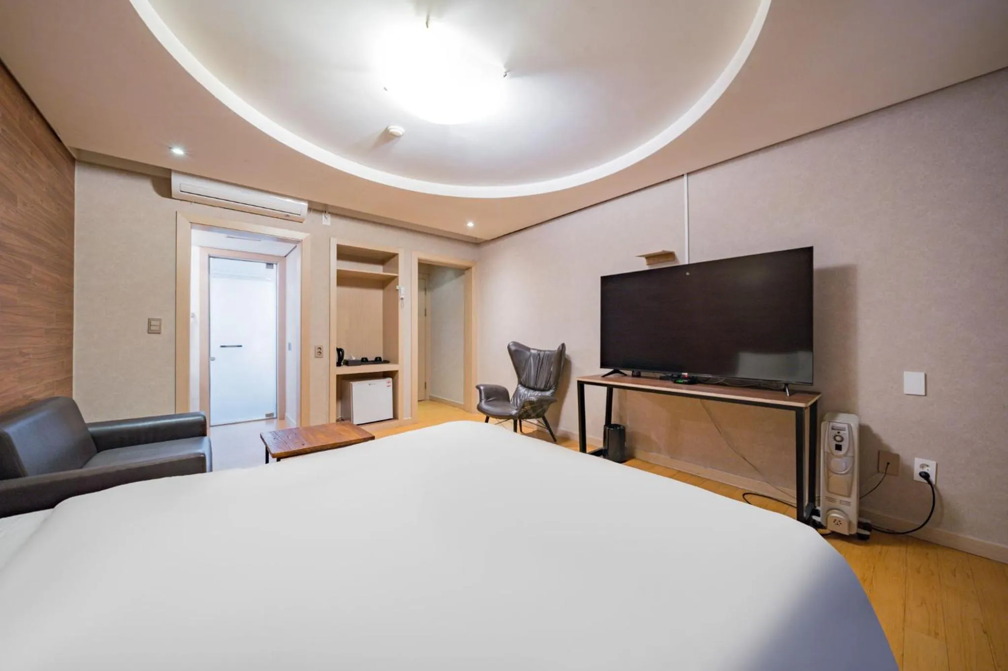 Photo of the whole room in Incheon Airport Hotel Seattle