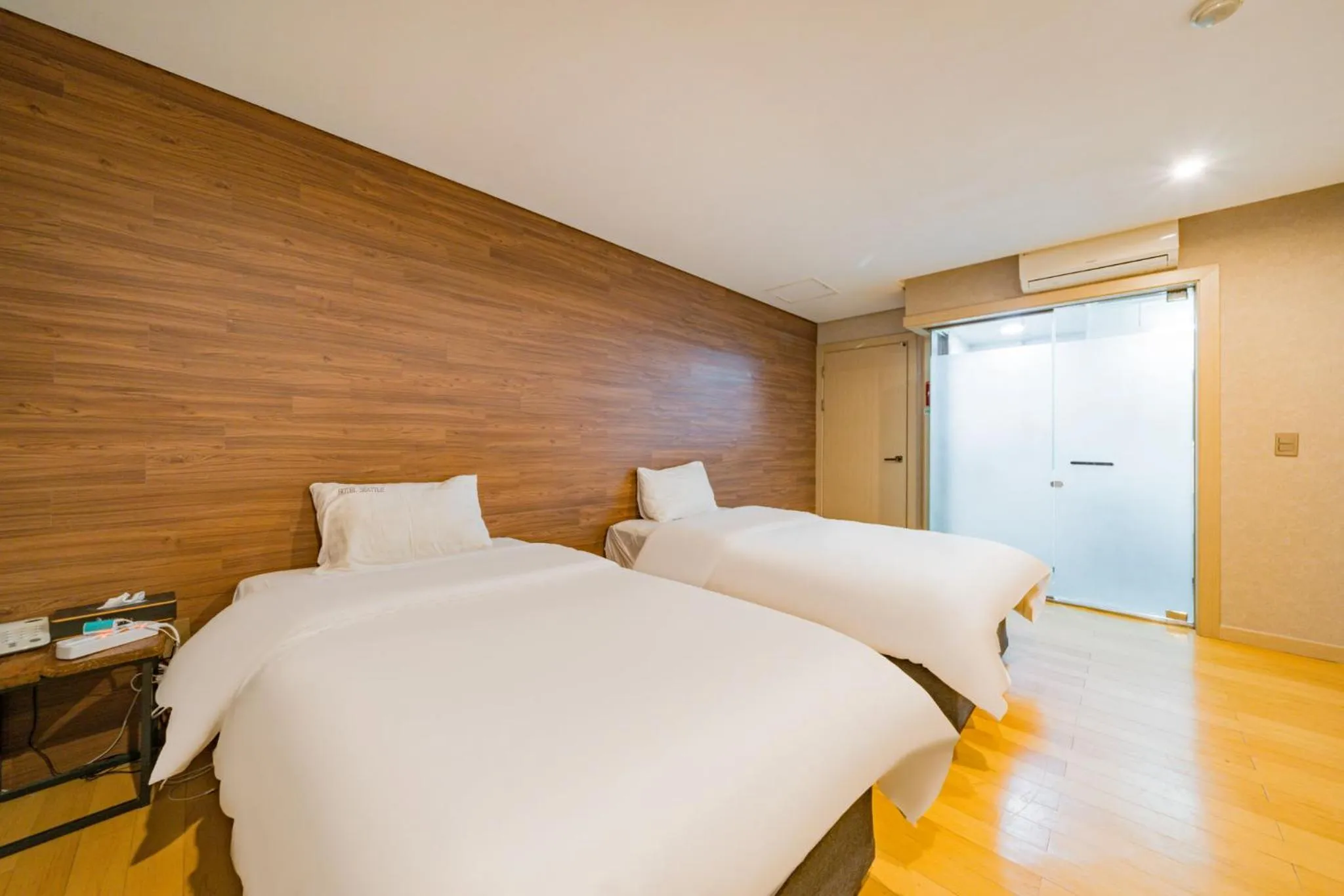 Bed in Incheon Airport Hotel Seattle