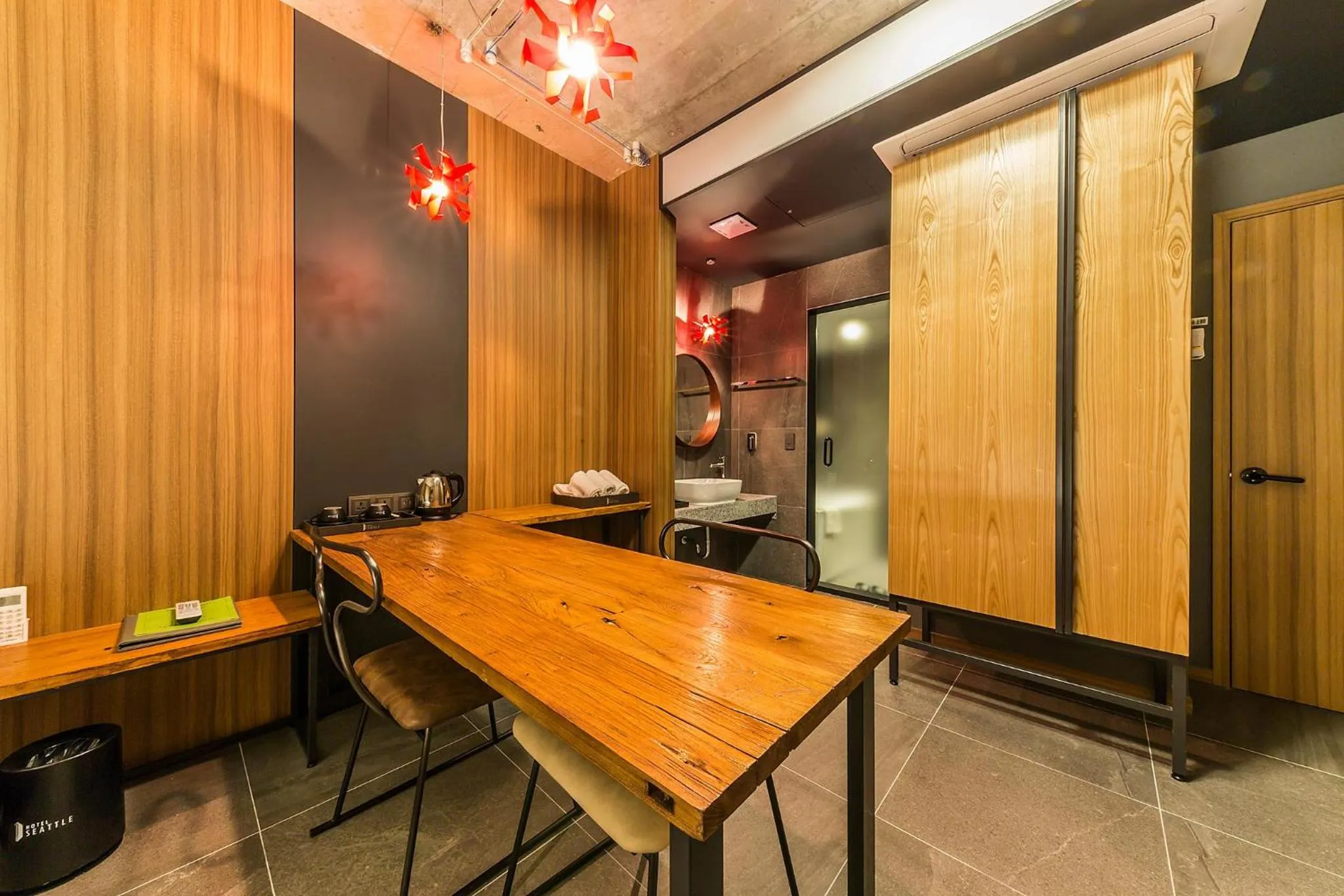 Dining area in Incheon Airport Hotel Seattle