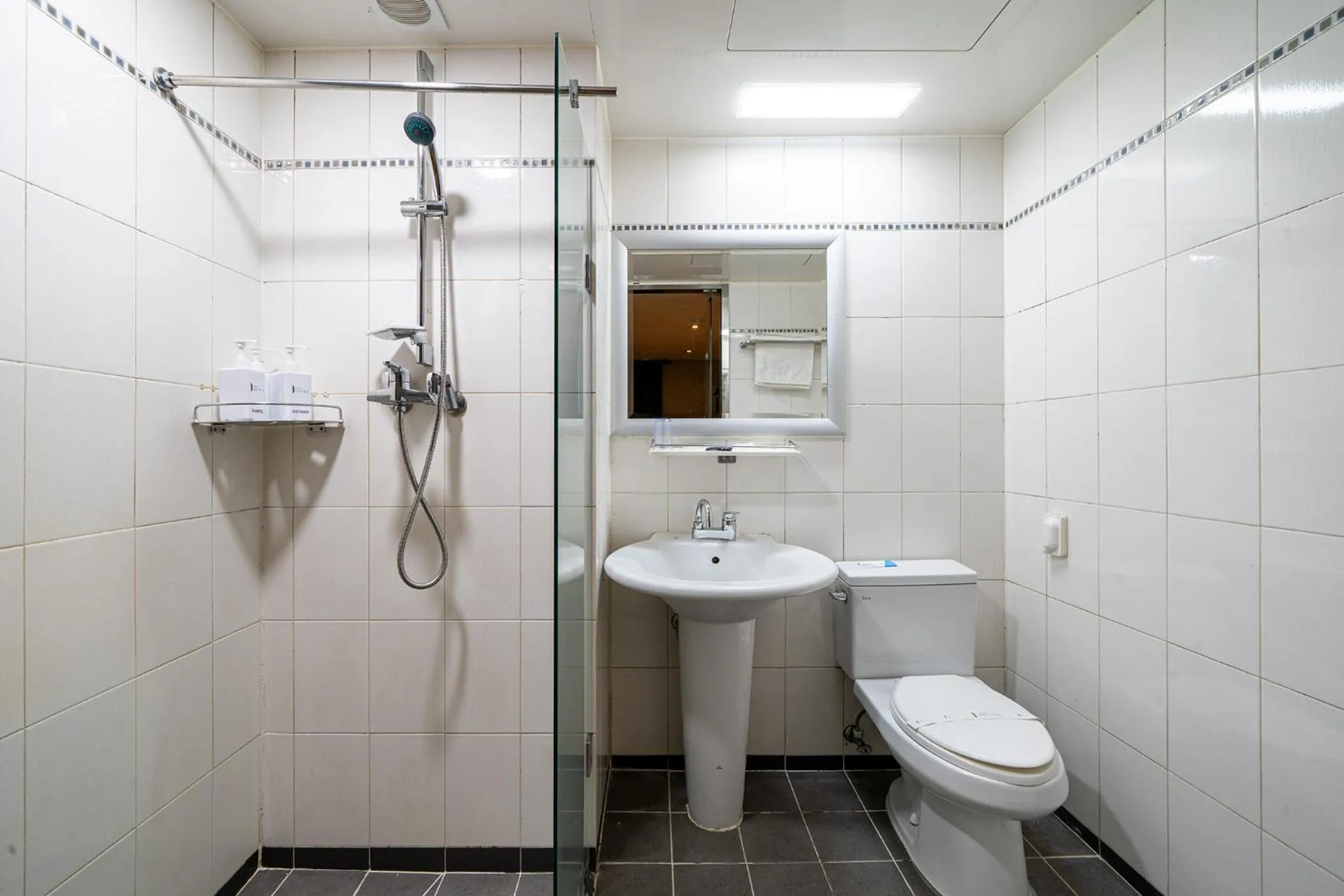 Bathroom in Incheon Airport Hotel Seattle