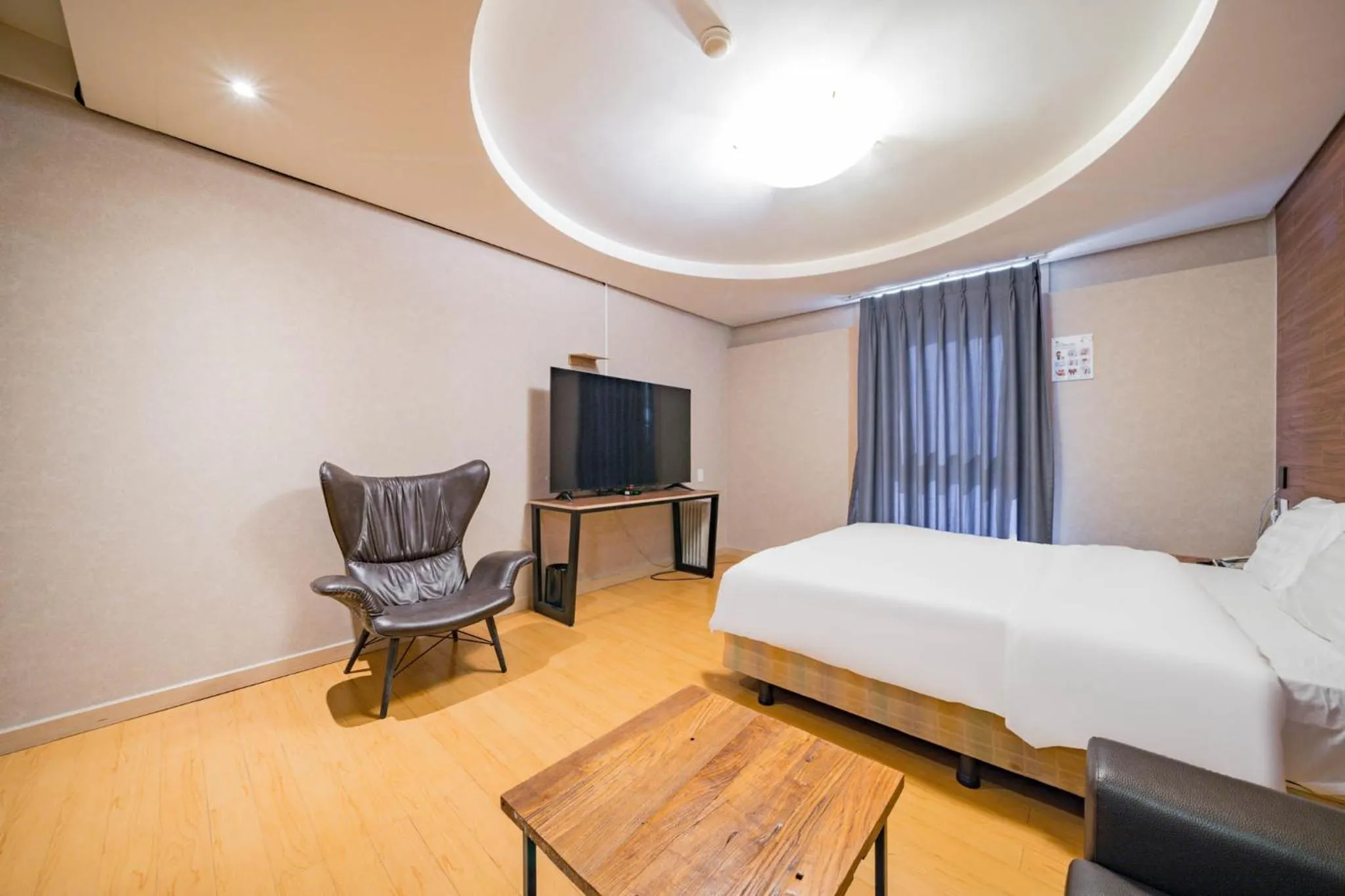 Photo of the whole room, Bed in Incheon Airport Hotel Seattle