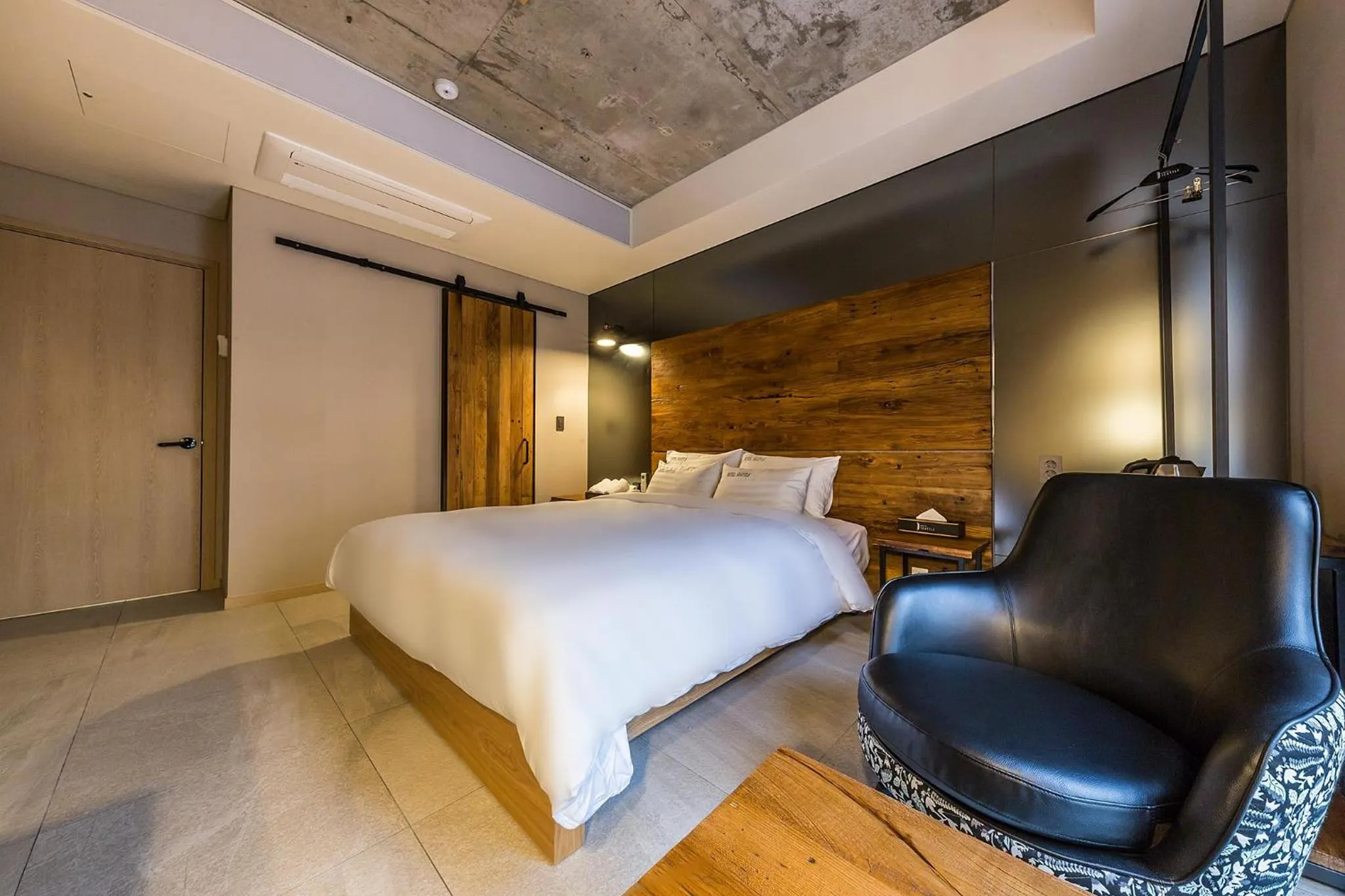 Bed in Incheon Airport Hotel Seattle