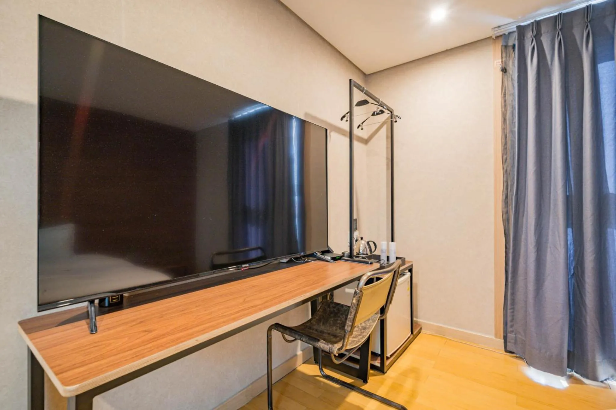 TV and multimedia in Incheon Airport Hotel Seattle