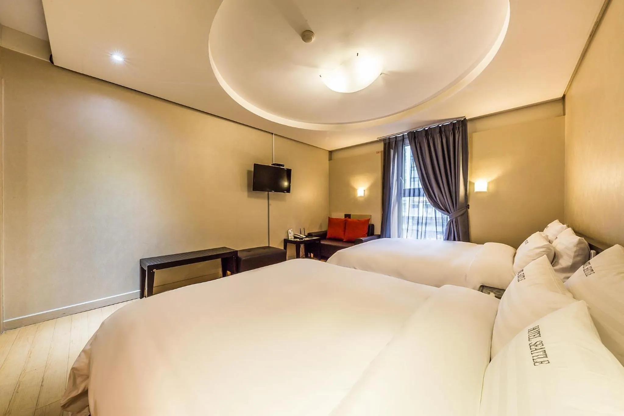 Bed in Incheon Airport Hotel Seattle