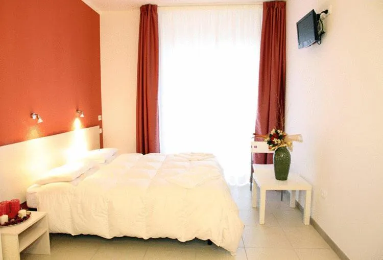 Day, Bed in Hotel La Punta