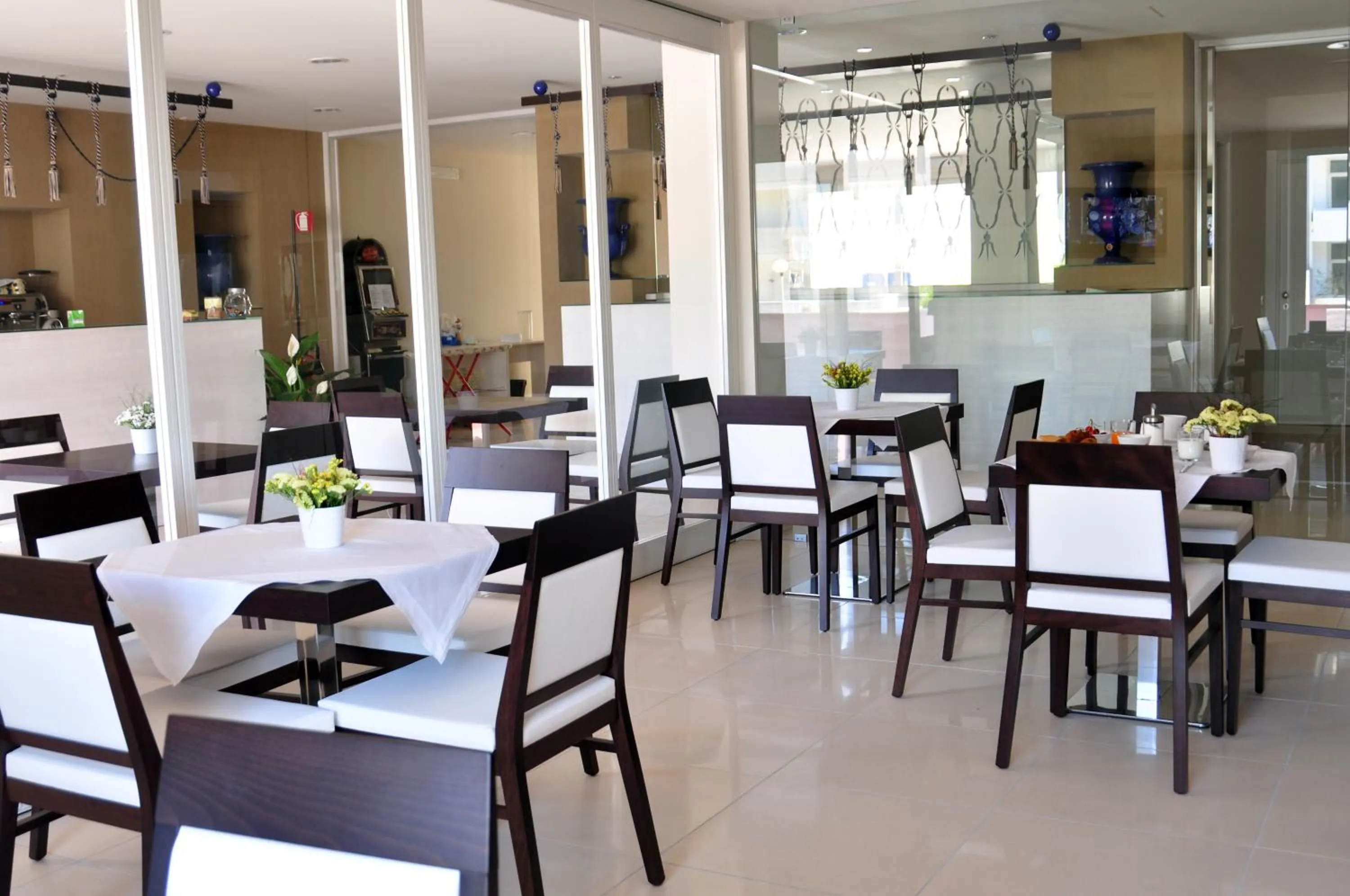 Restaurant/places to eat in Hotel La Punta