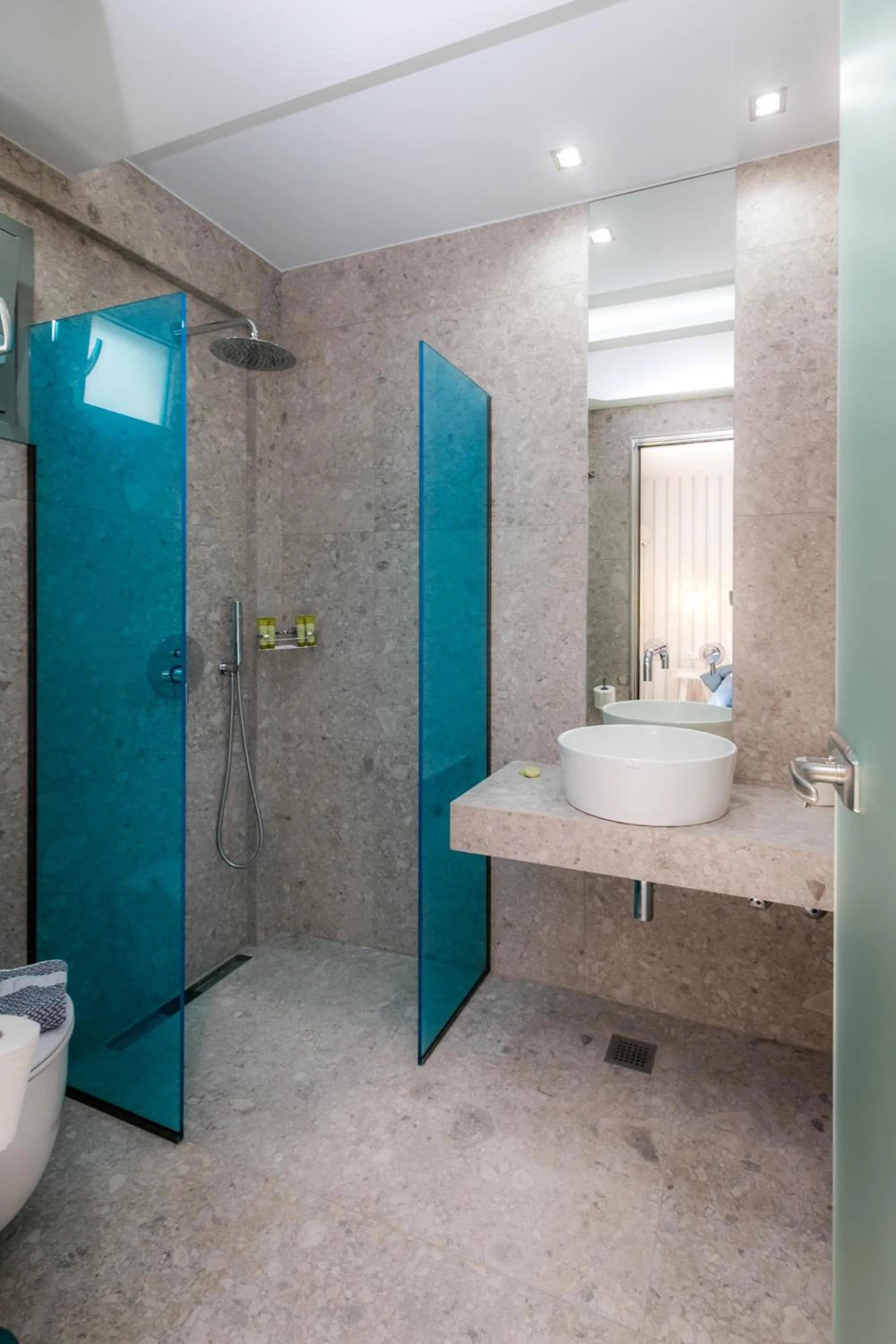 The Elegant Apartments