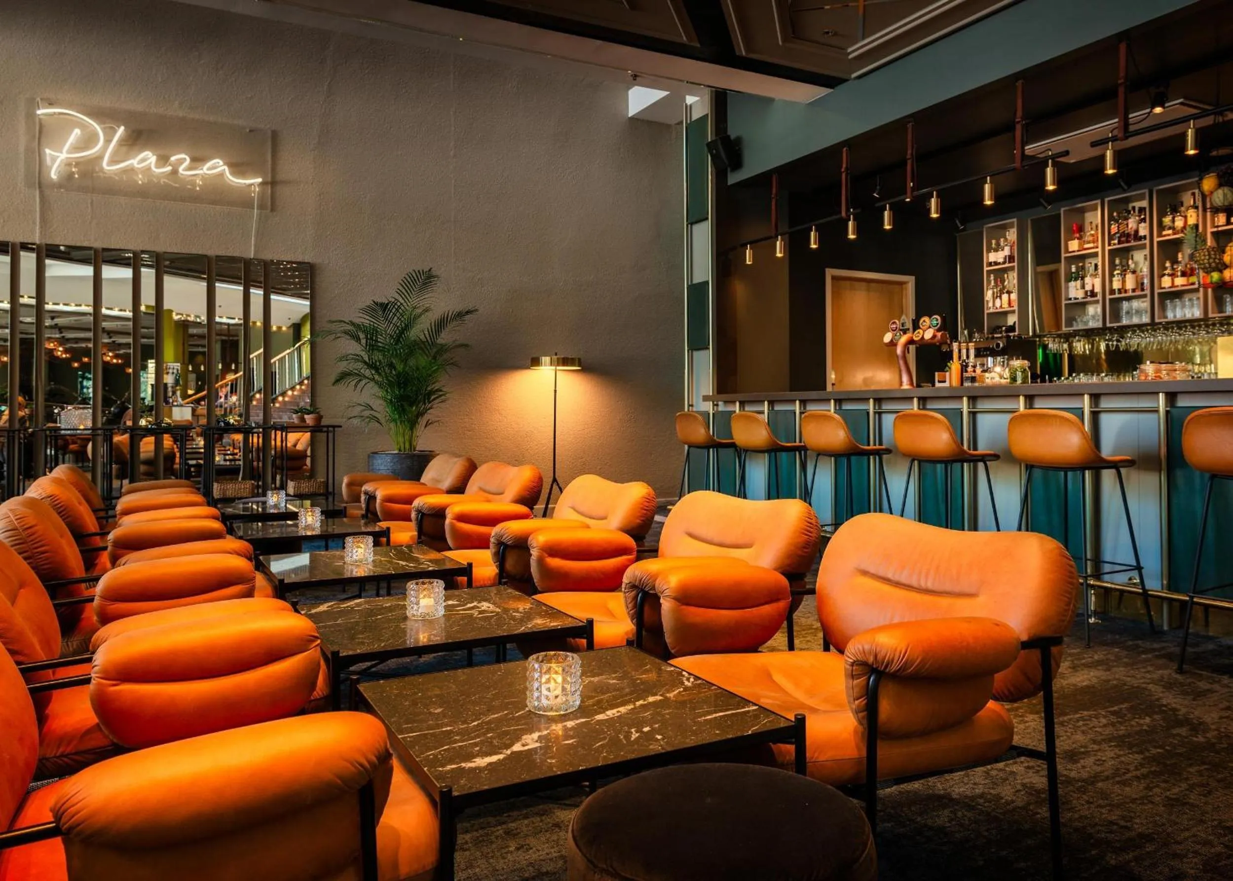 Lounge or bar in Scandic Plaza Umeå