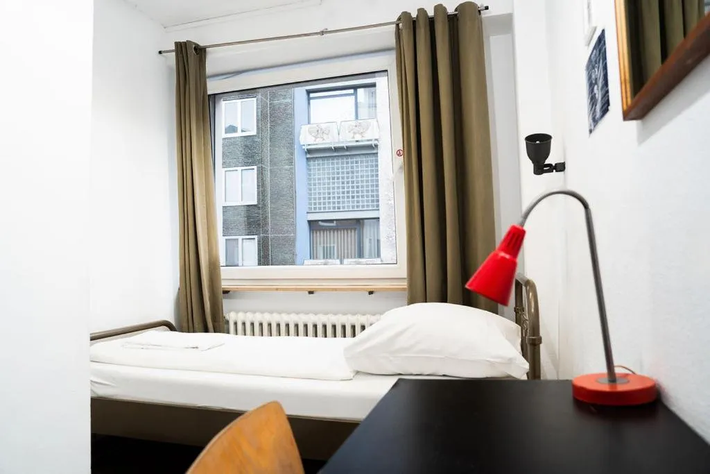 Bed in Station - Hostel for Backpackers