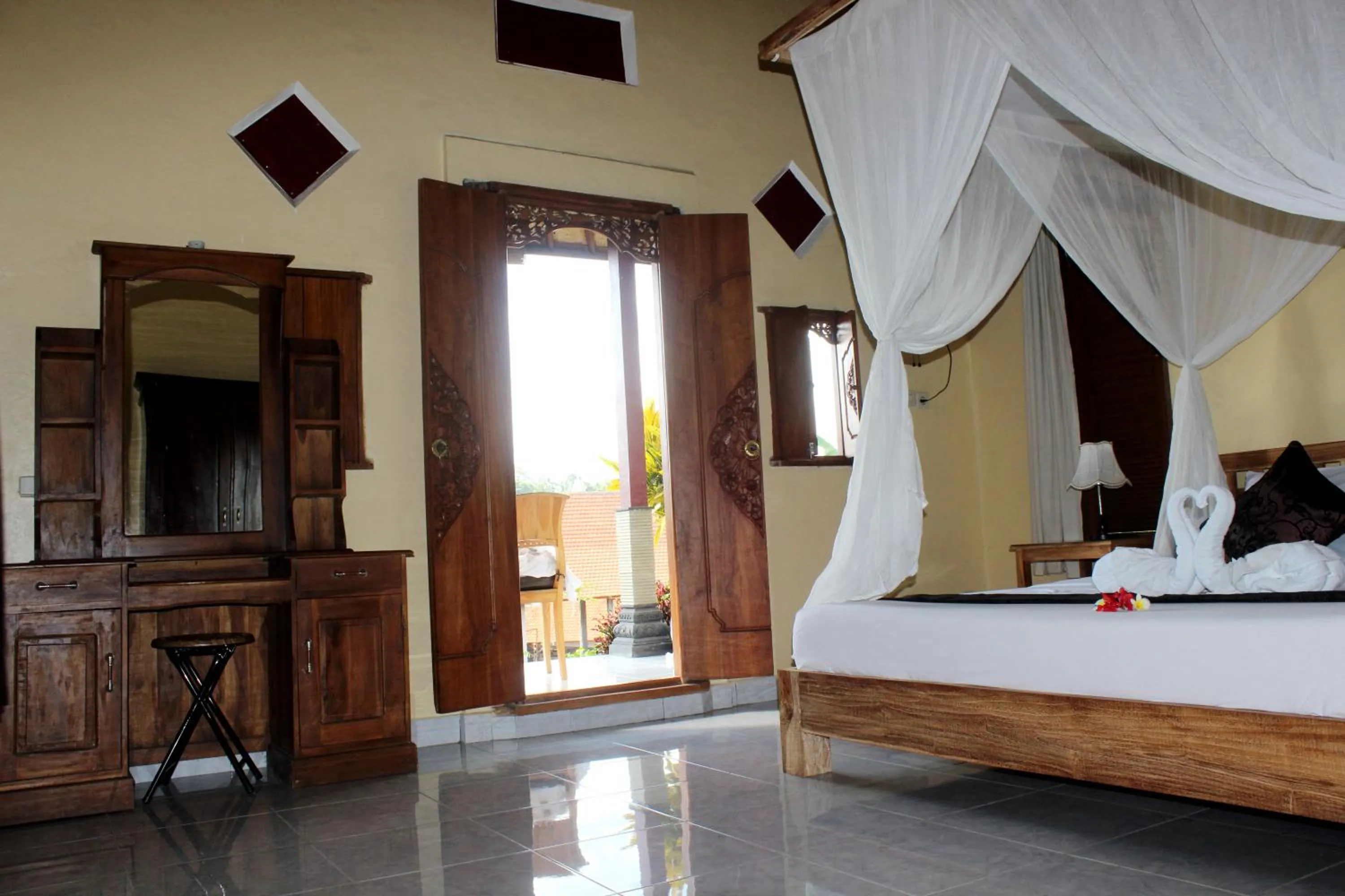 Bed in Maha Neka Villa