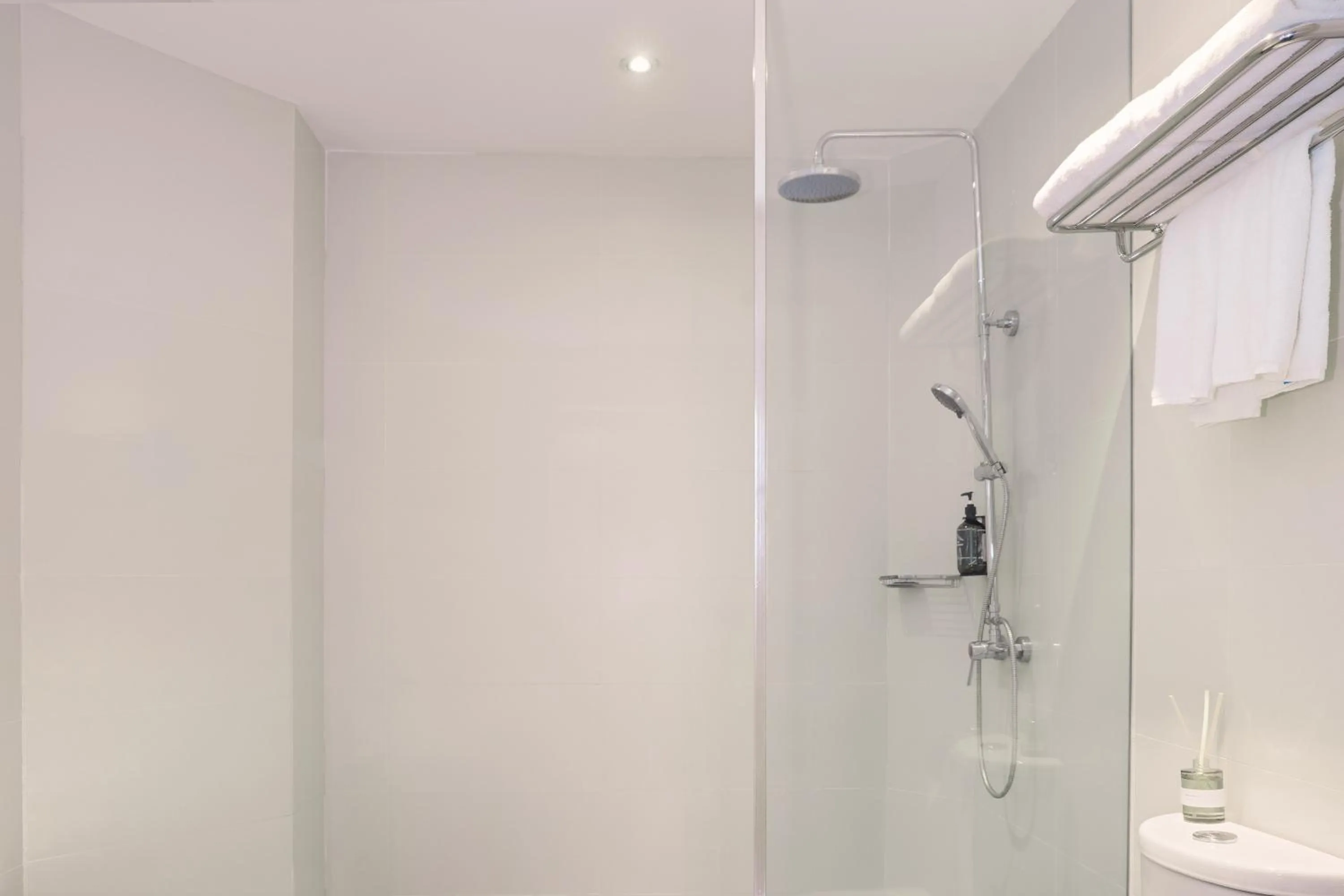 Bathroom in Furama City Centre