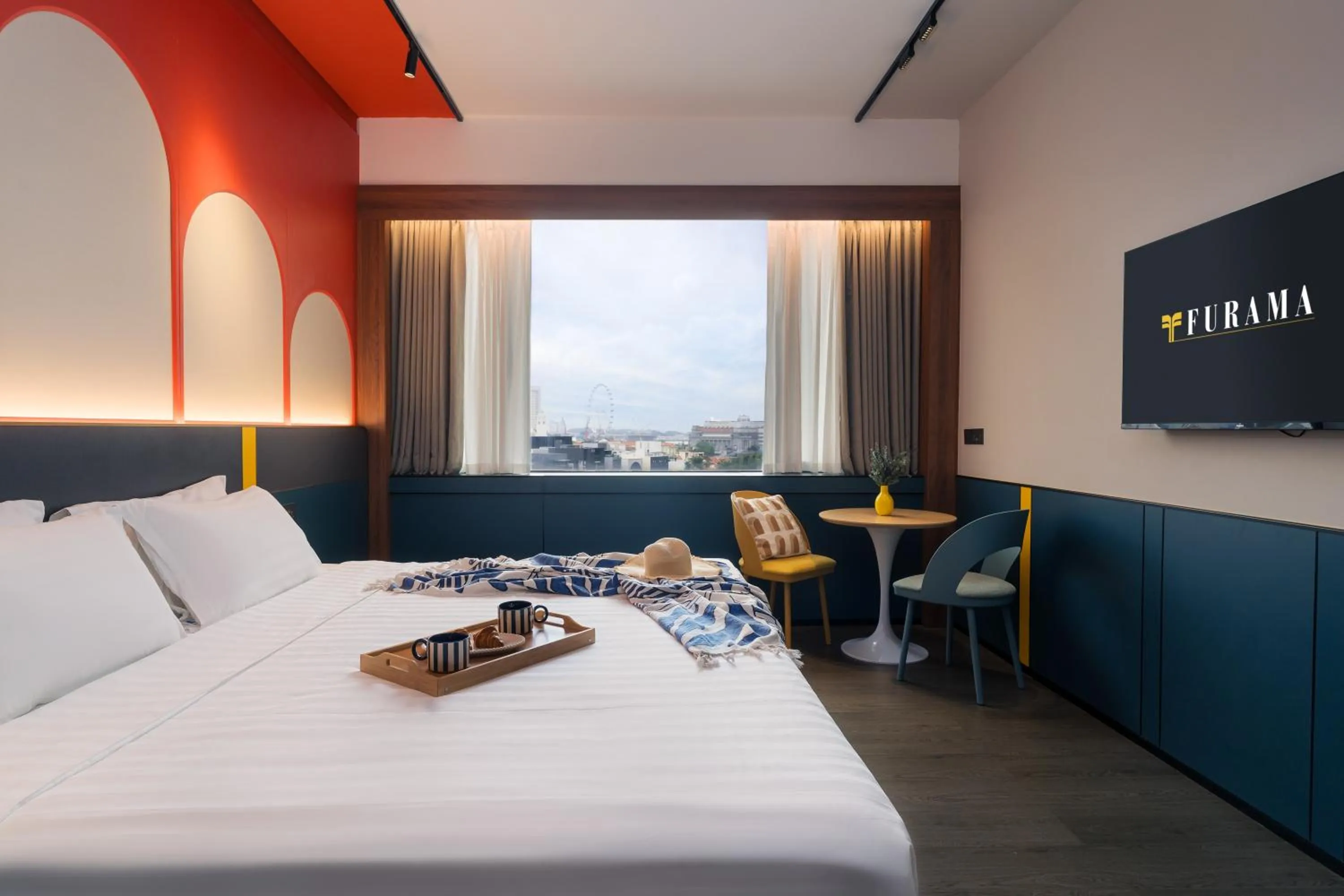 Bed in Furama City Centre