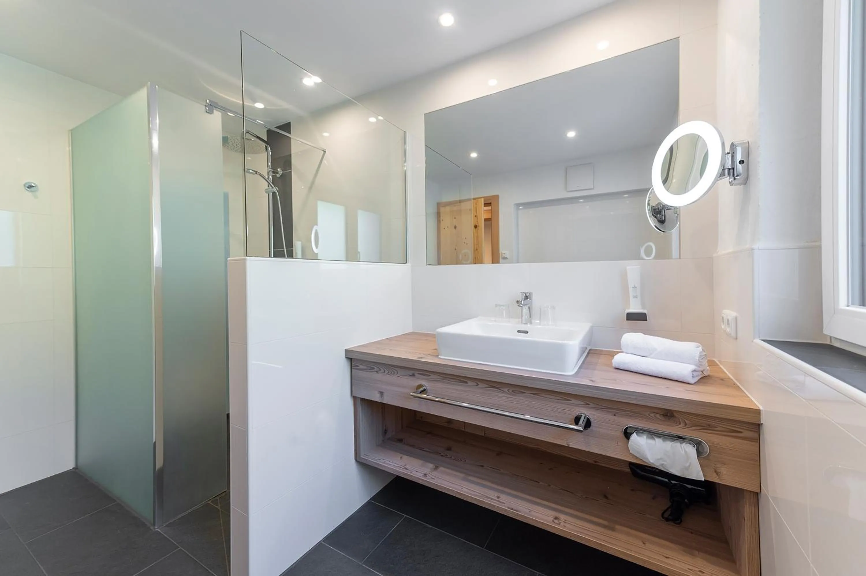 Bathroom in Hotel Bergkristall