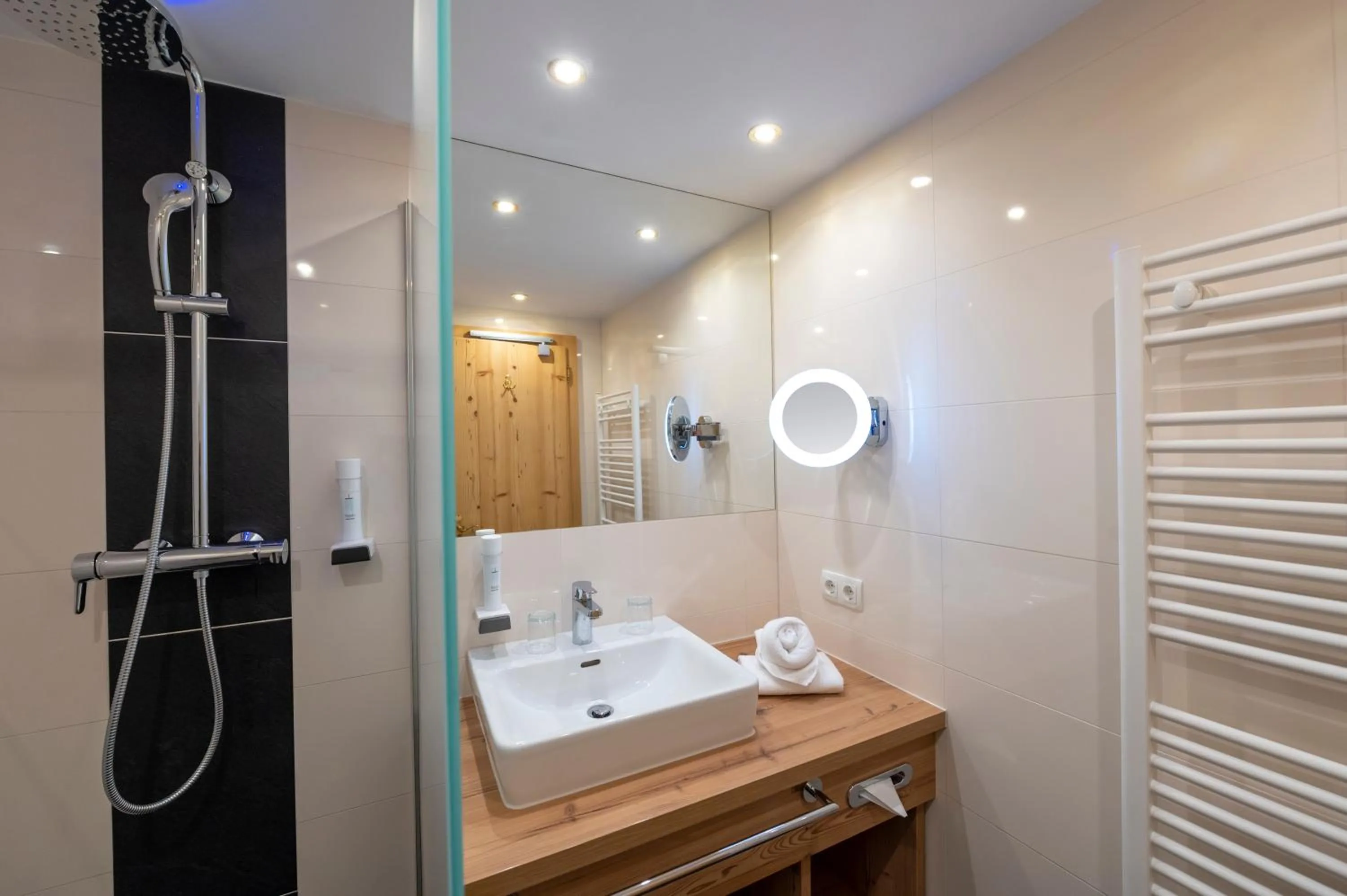 Shower in Hotel Bergkristall