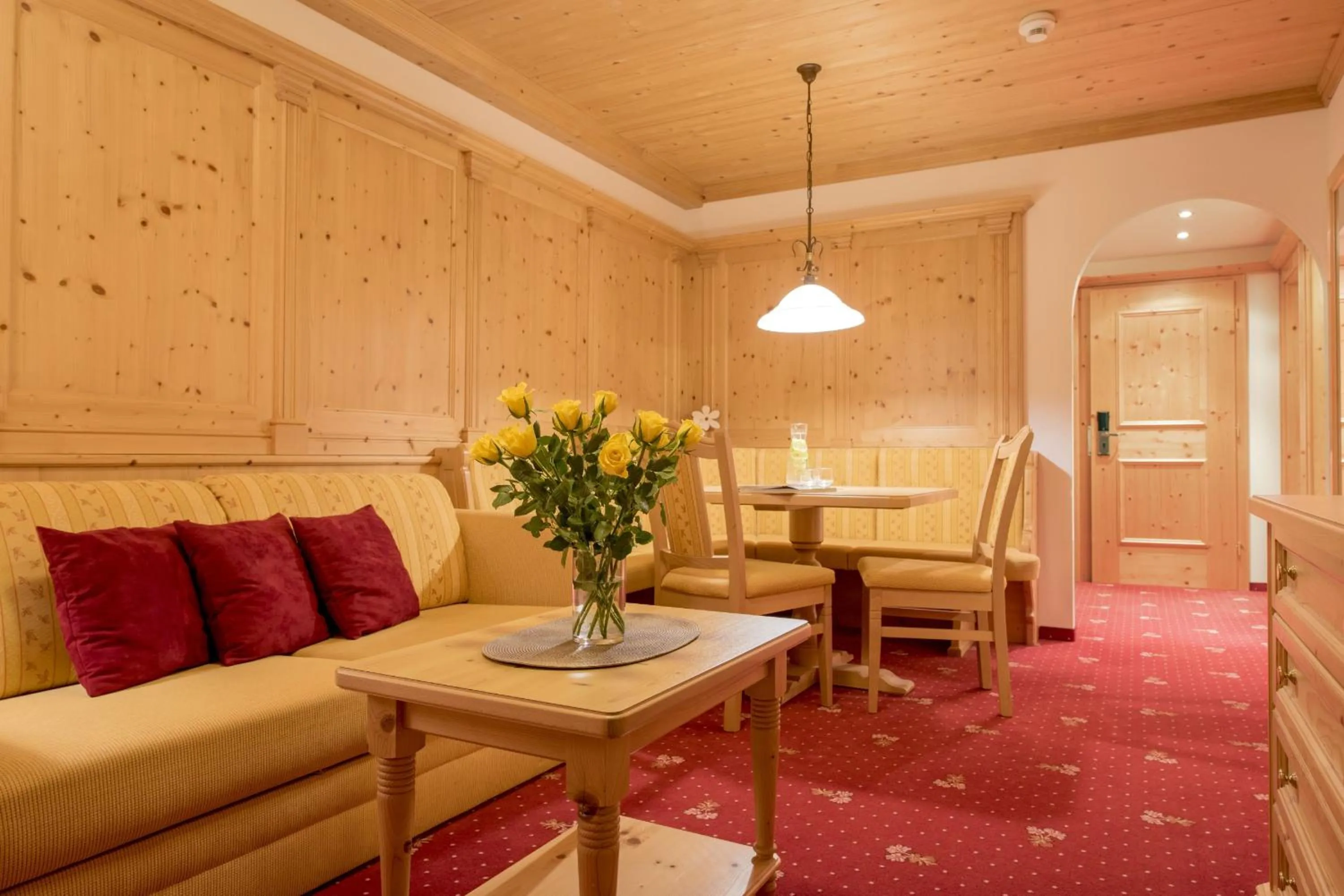 Living room in Hotel Bergkristall