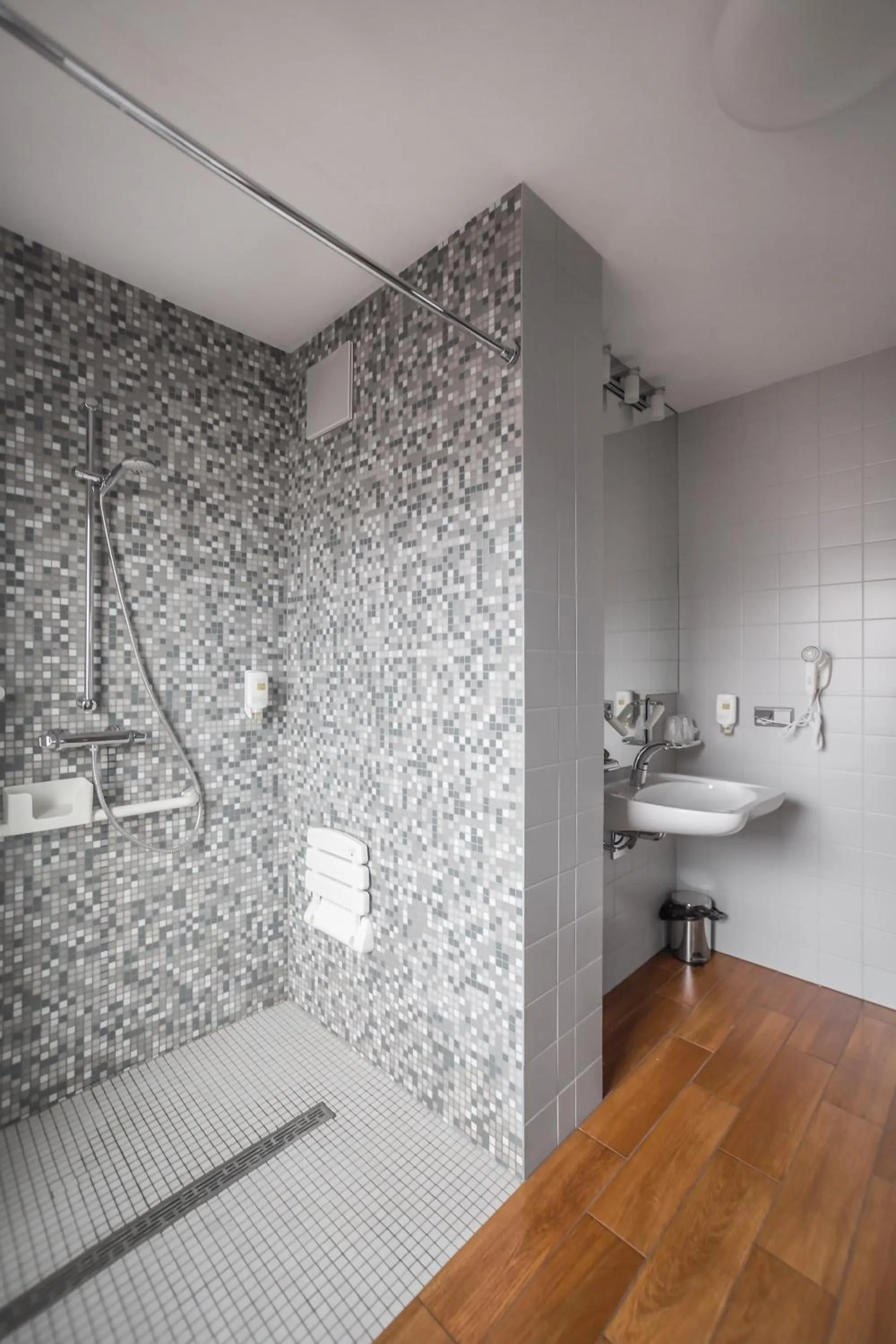 Toilet in Hotel Morski