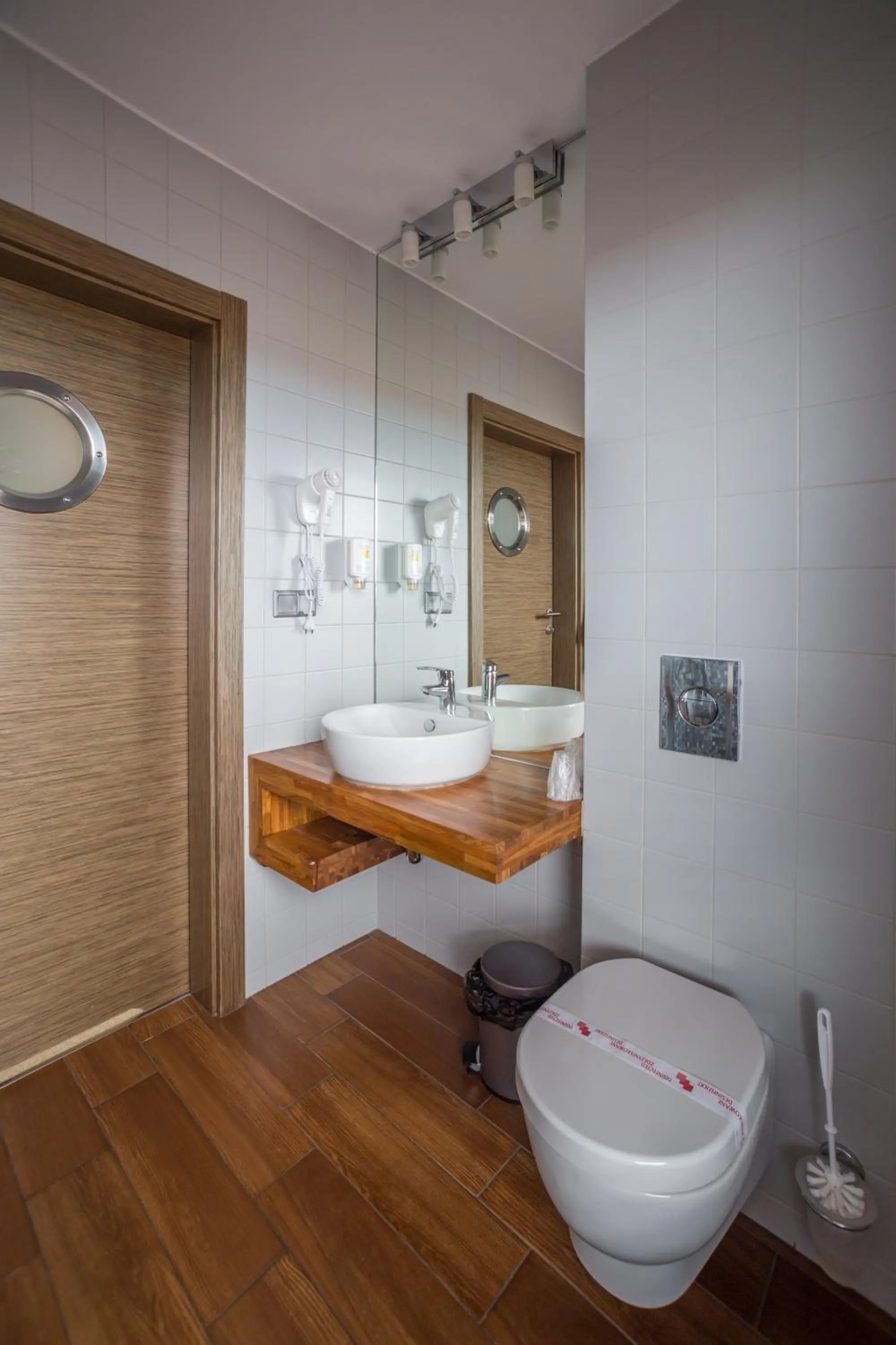 Toilet in Hotel Morski