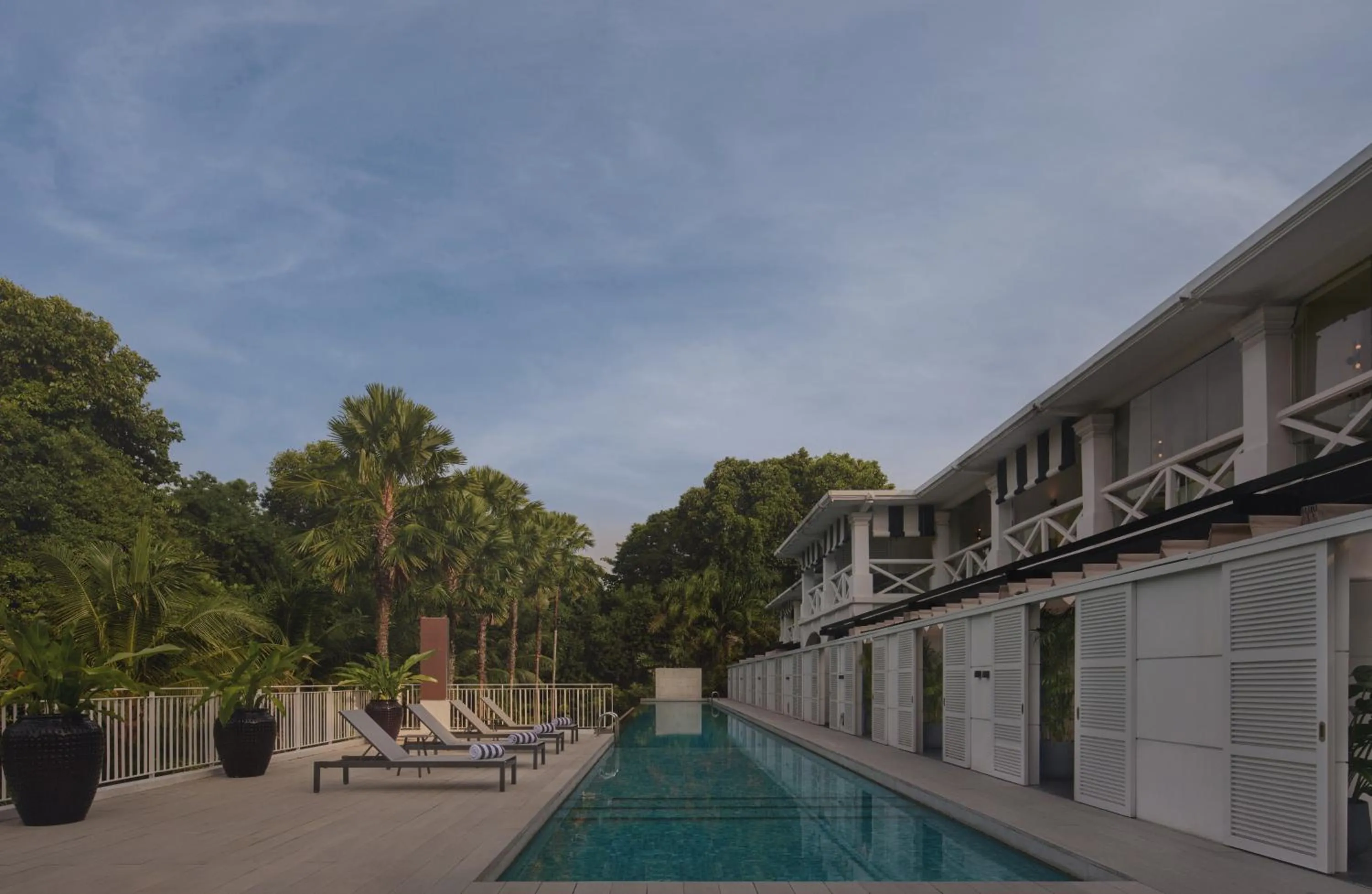 Swimming pool in Amara Sanctuary Sentosa