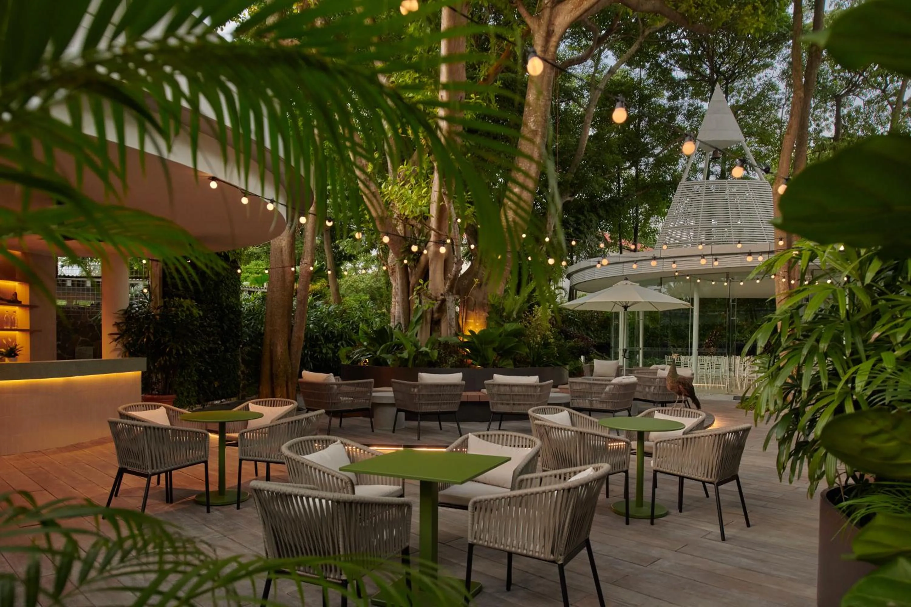 Restaurant/places to eat in Amara Sanctuary Sentosa