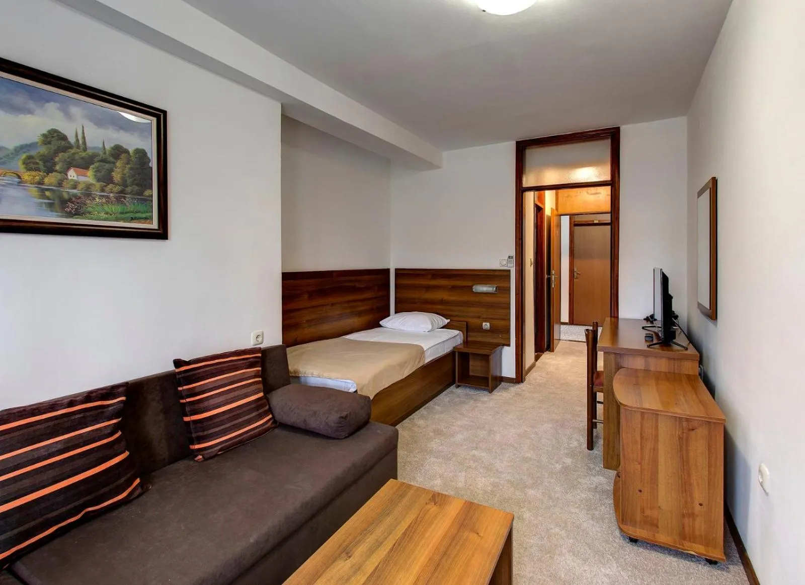 Photo of the whole room, Bed in Hotel Damis