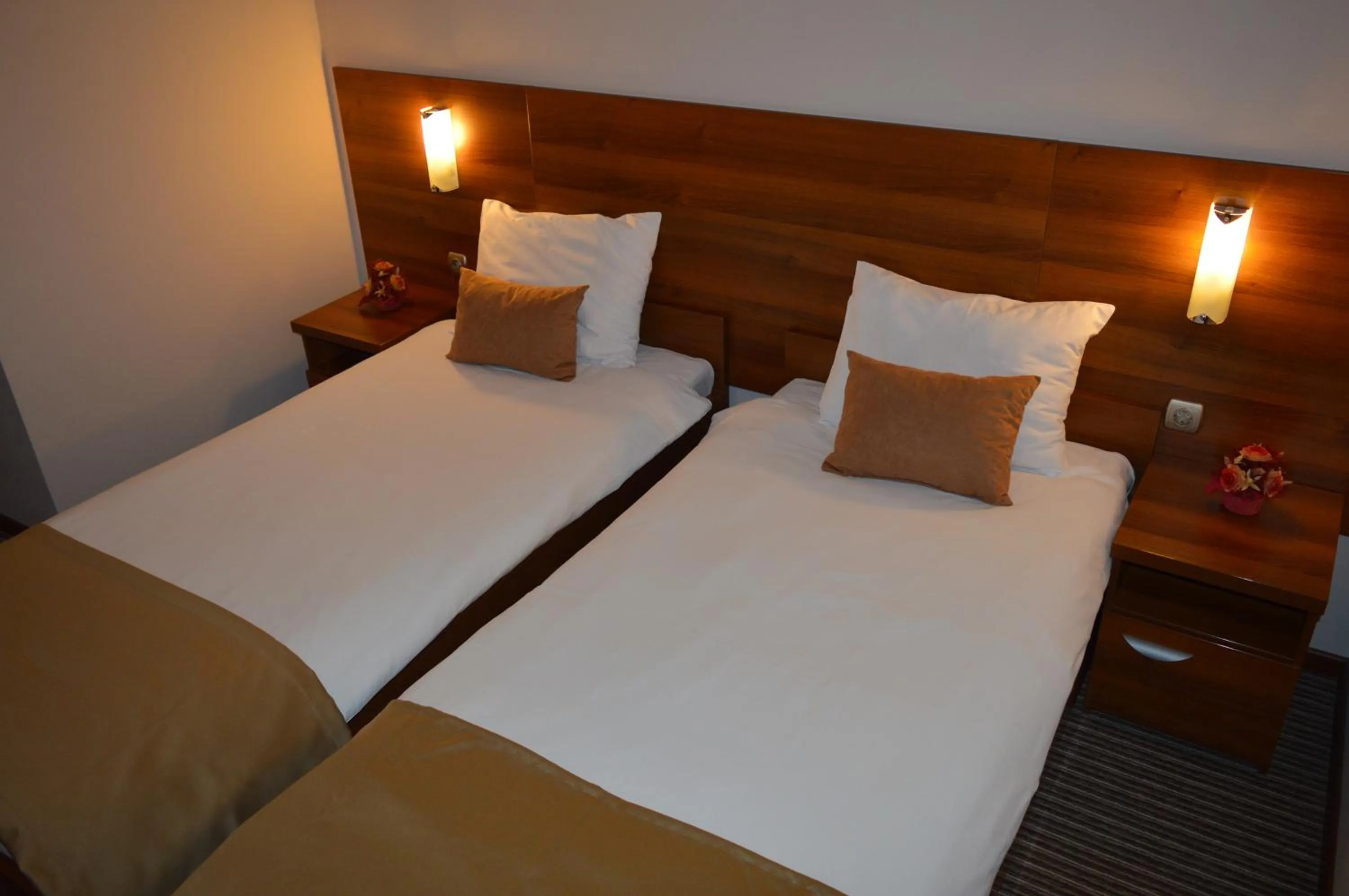 Bedroom, Bed in Hotel Damis