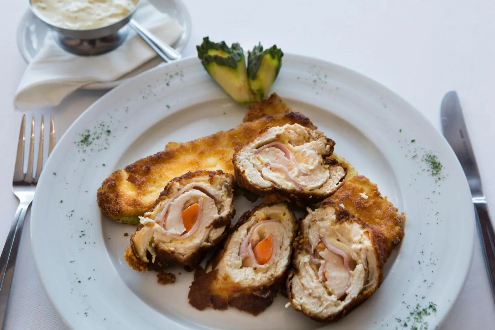 Food and drinks in Hotel Damis