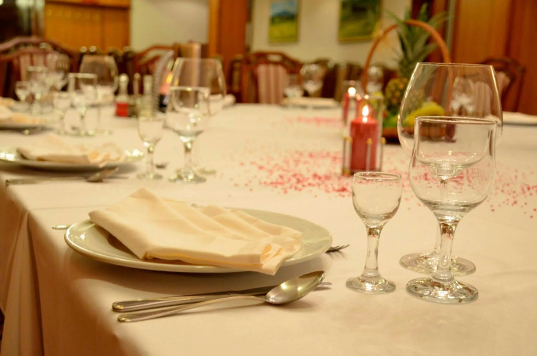 Restaurant/places to eat in Hotel Damis