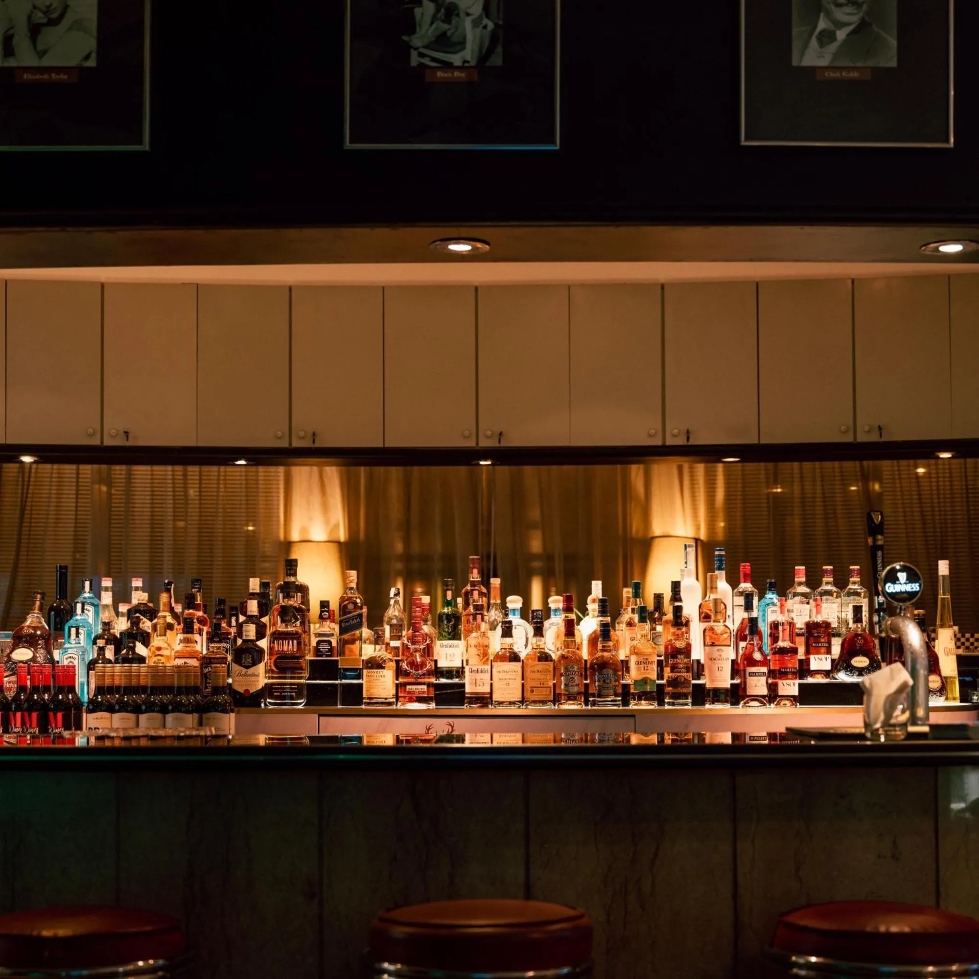 Lounge or bar in Copthorne King's Hotel Singapore