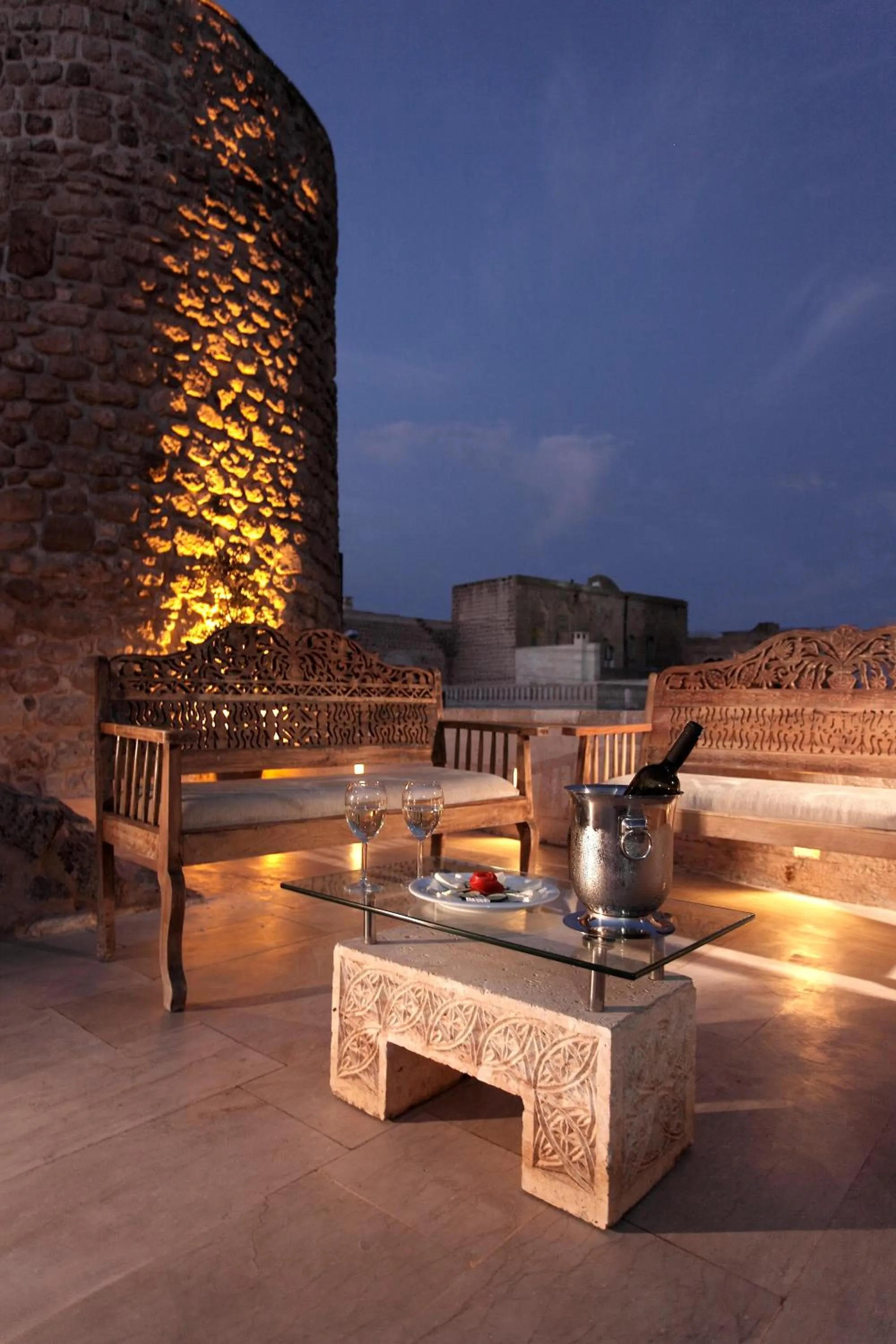 Patio in Kasr-i Nehroz Hotel