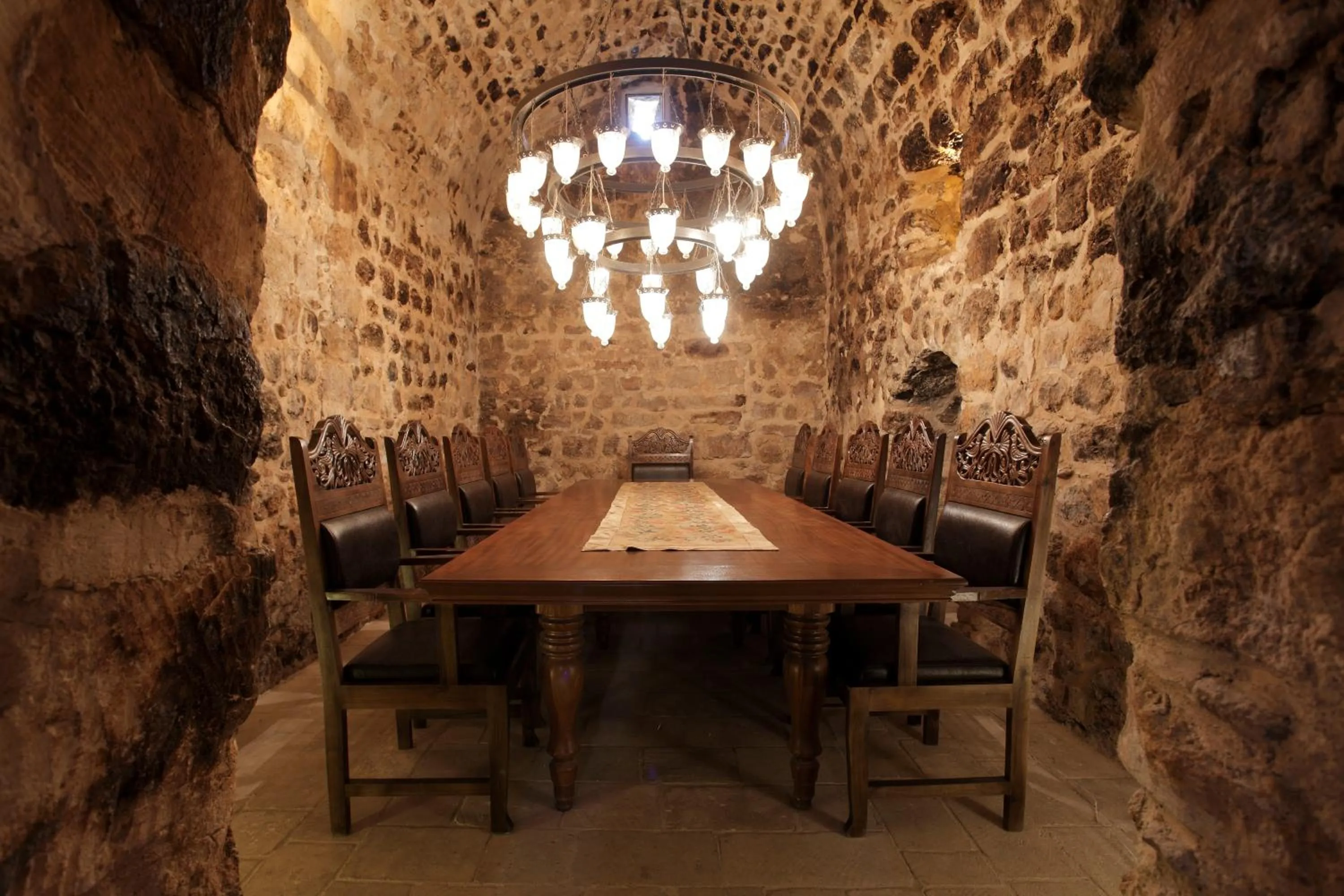 Business facilities in Kasr-i Nehroz Hotel