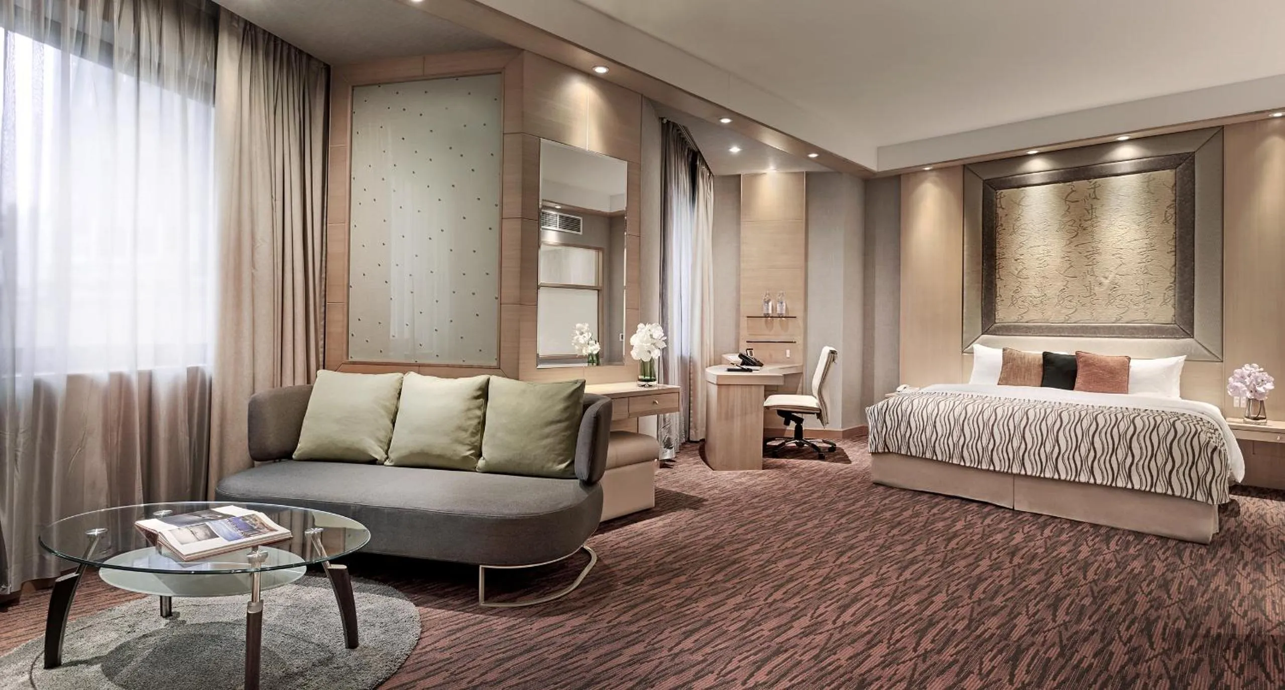 Photo of the whole room, Bed in M Hotel Singapore City Centre