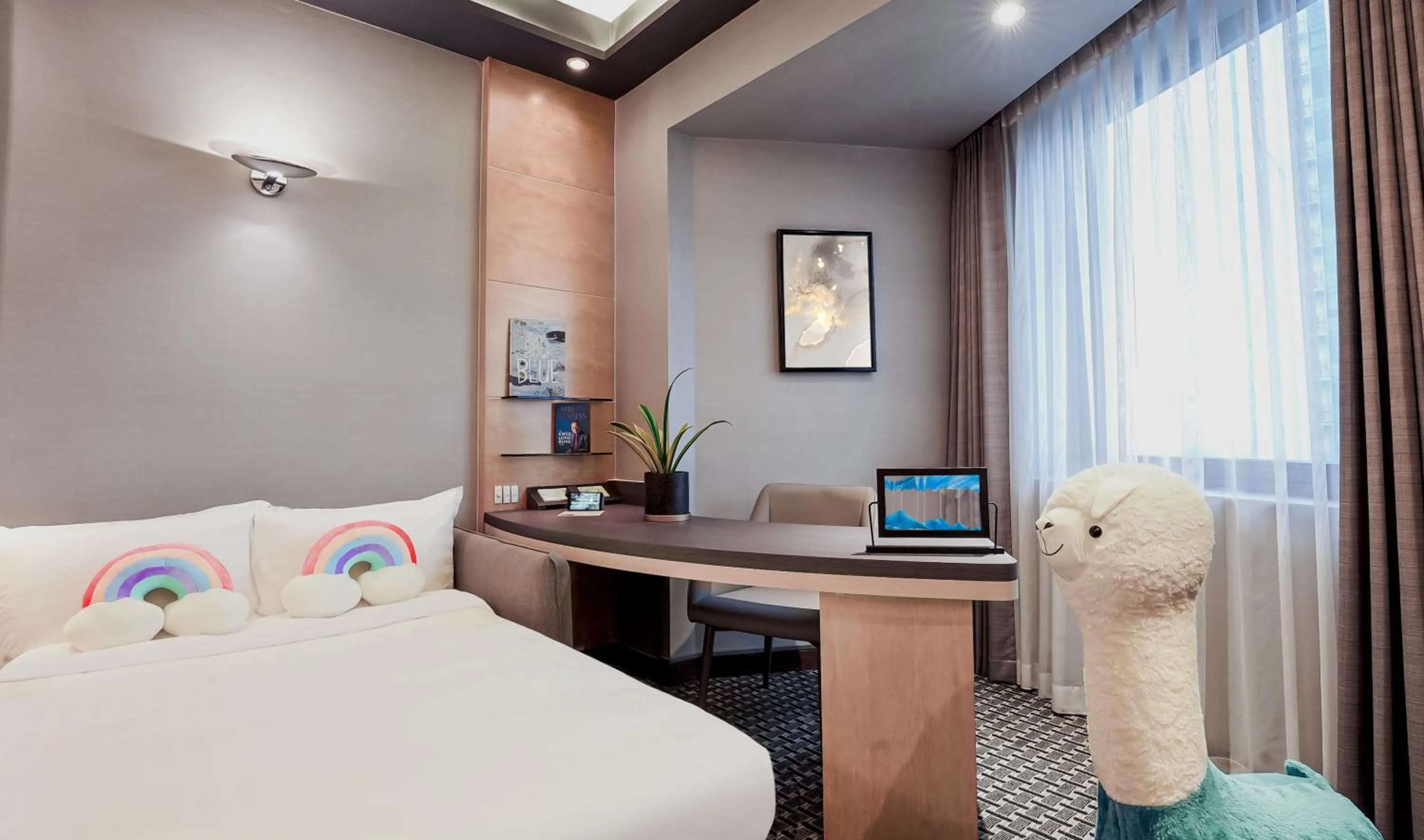 Photo of the whole room, Bed in M Hotel Singapore City Centre