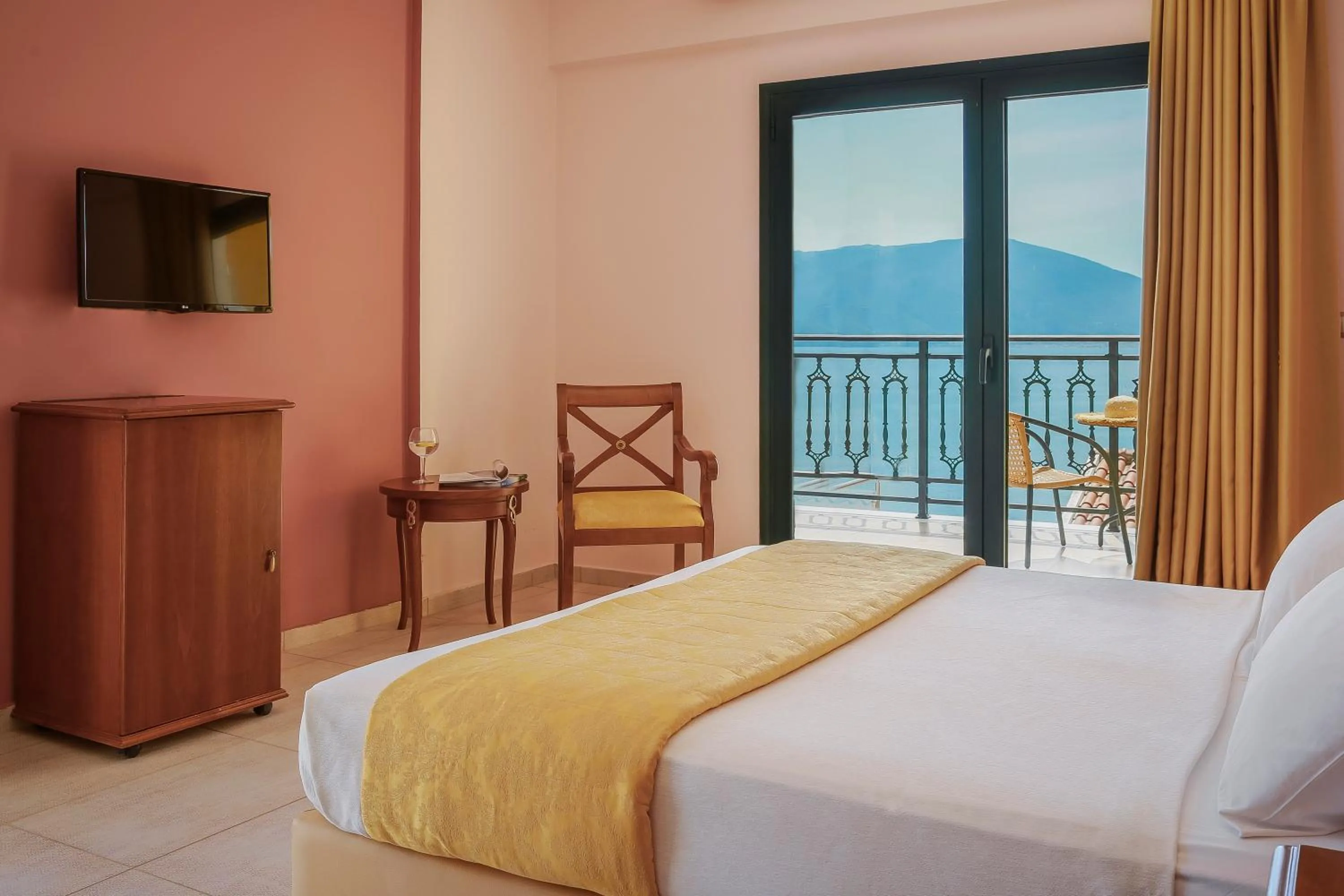 Photo of the whole room, Bed in Kefalonia Bay Palace
