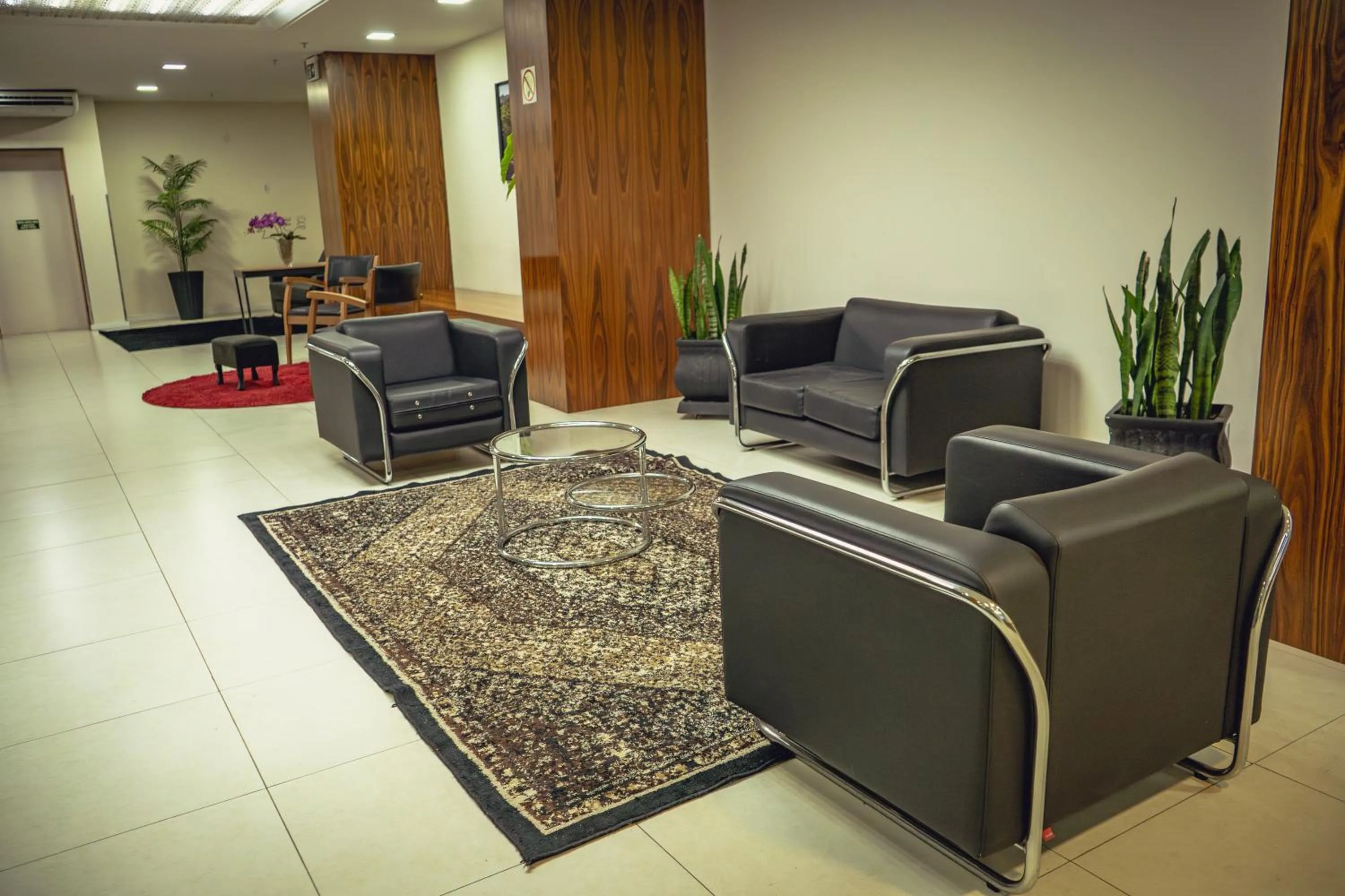 Living room in Hotel Nacional Inn Porto Alegre - by Nacional Inn - Próximo à Arena do Grêmio, Parque Harmonia e Réveillon na Orla do Guaíba