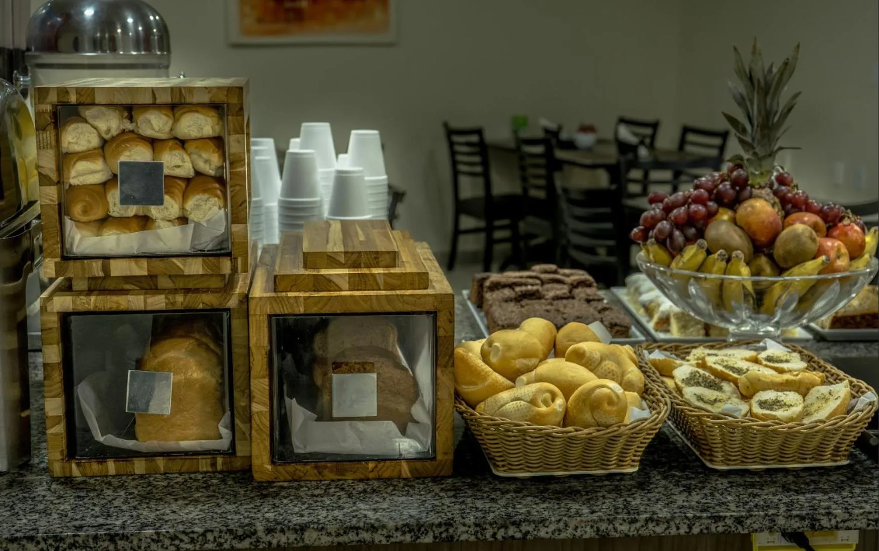 Breakfast in Hotel Nacional Inn Porto Alegre - by Nacional Inn - Próximo à Arena do Grêmio, Parque Harmonia e Réveillon na Orla do Guaíba