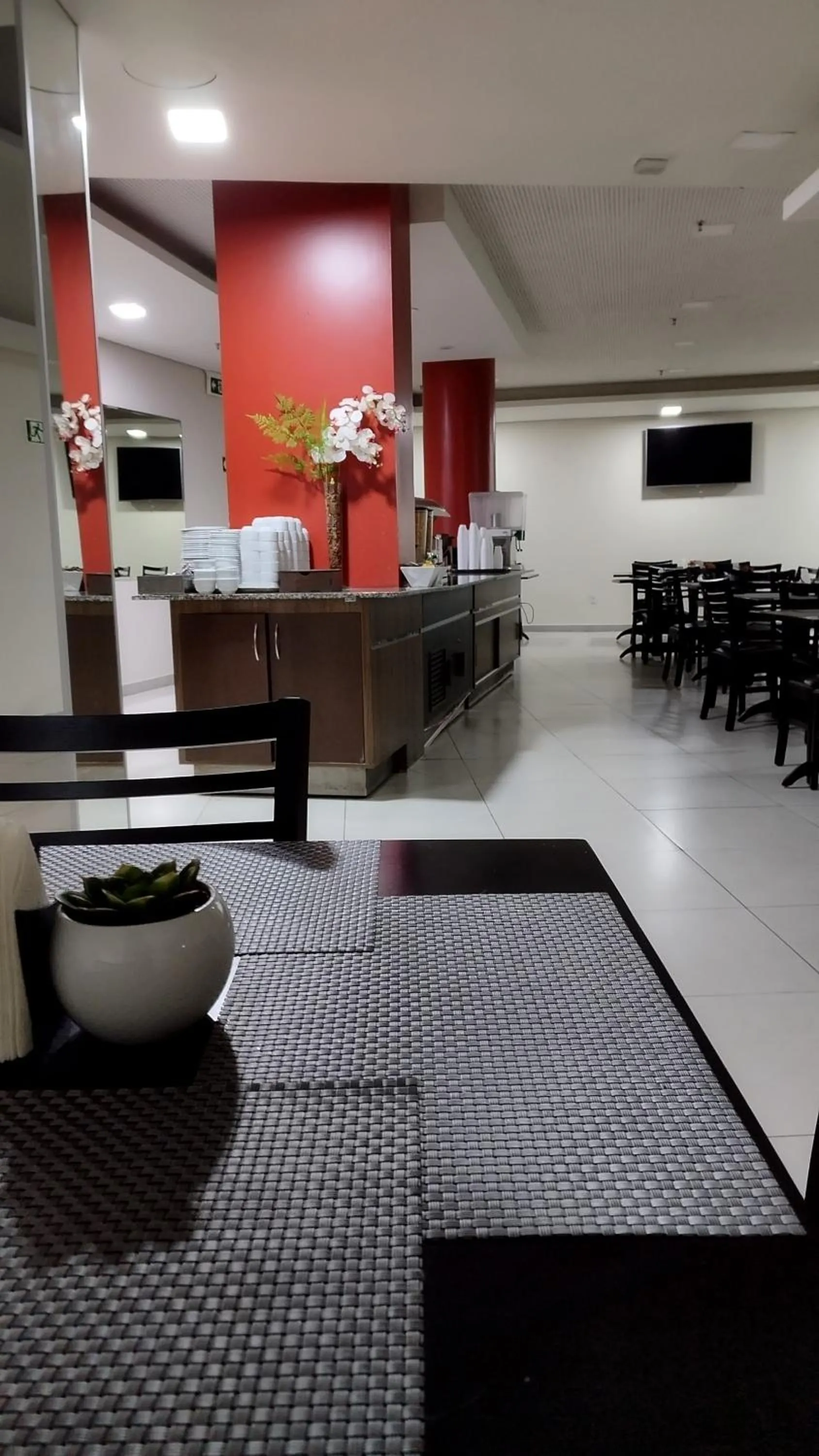 Breakfast in Hotel Nacional Inn Porto Alegre - by Nacional Inn - Próximo à Arena do Grêmio, Parque Harmonia e Réveillon na Orla do Guaíba