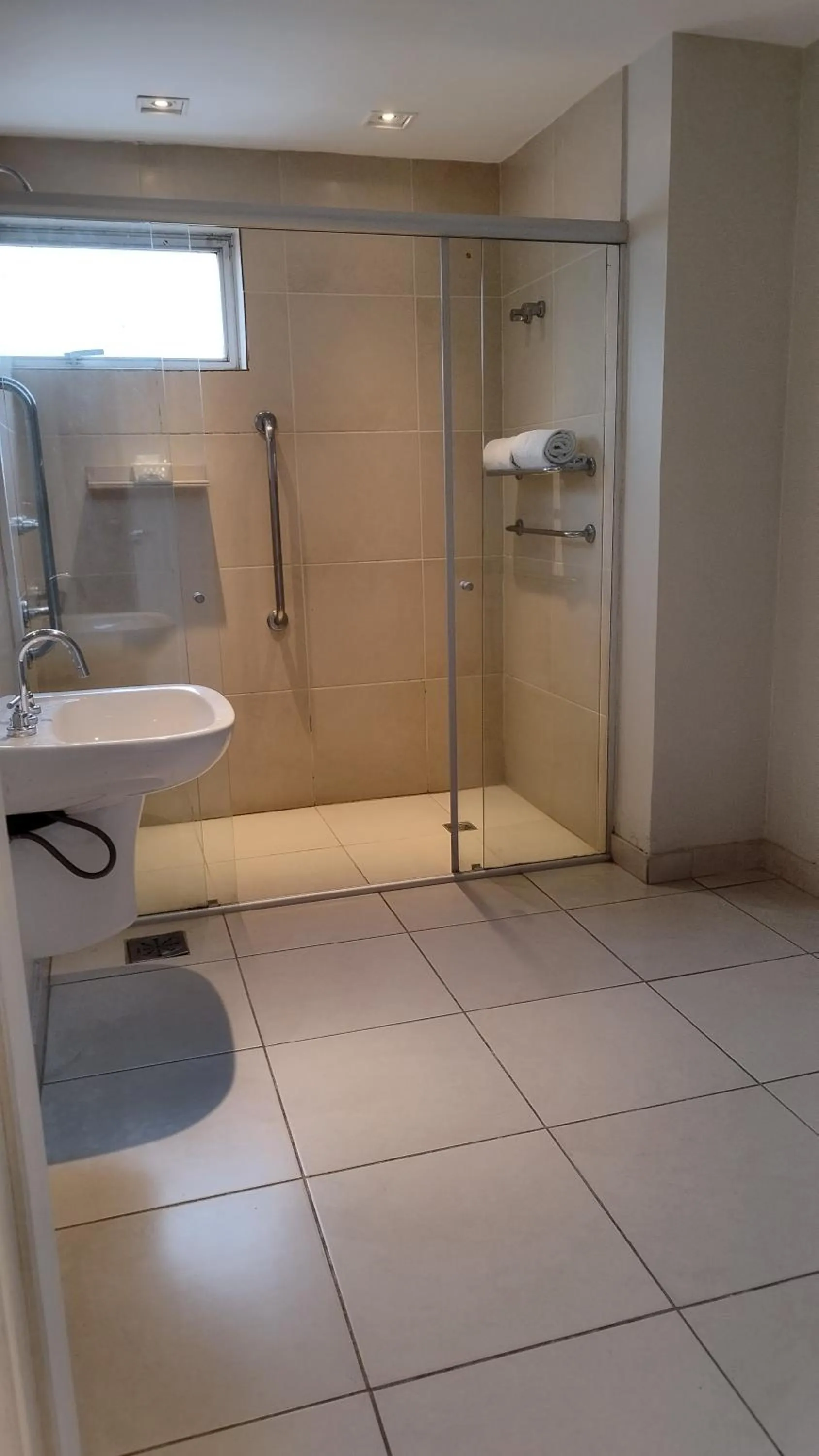 Shower in Hotel Nacional Inn Porto Alegre - by Nacional Inn - Próximo à Arena do Grêmio, Parque Harmonia e Réveillon na Orla do Guaíba