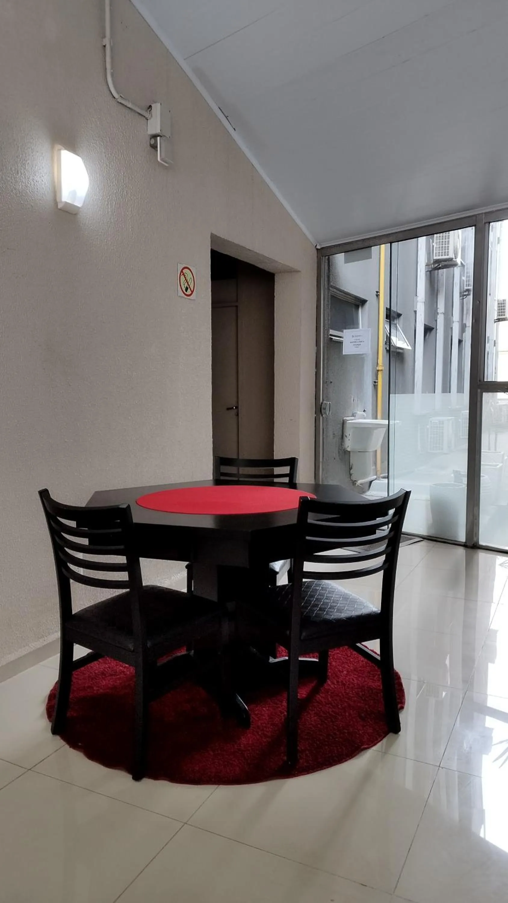 Property building in Hotel Nacional Inn Porto Alegre - by Nacional Inn - Próximo à Arena do Grêmio, Parque Harmonia e Réveillon na Orla do Guaíba