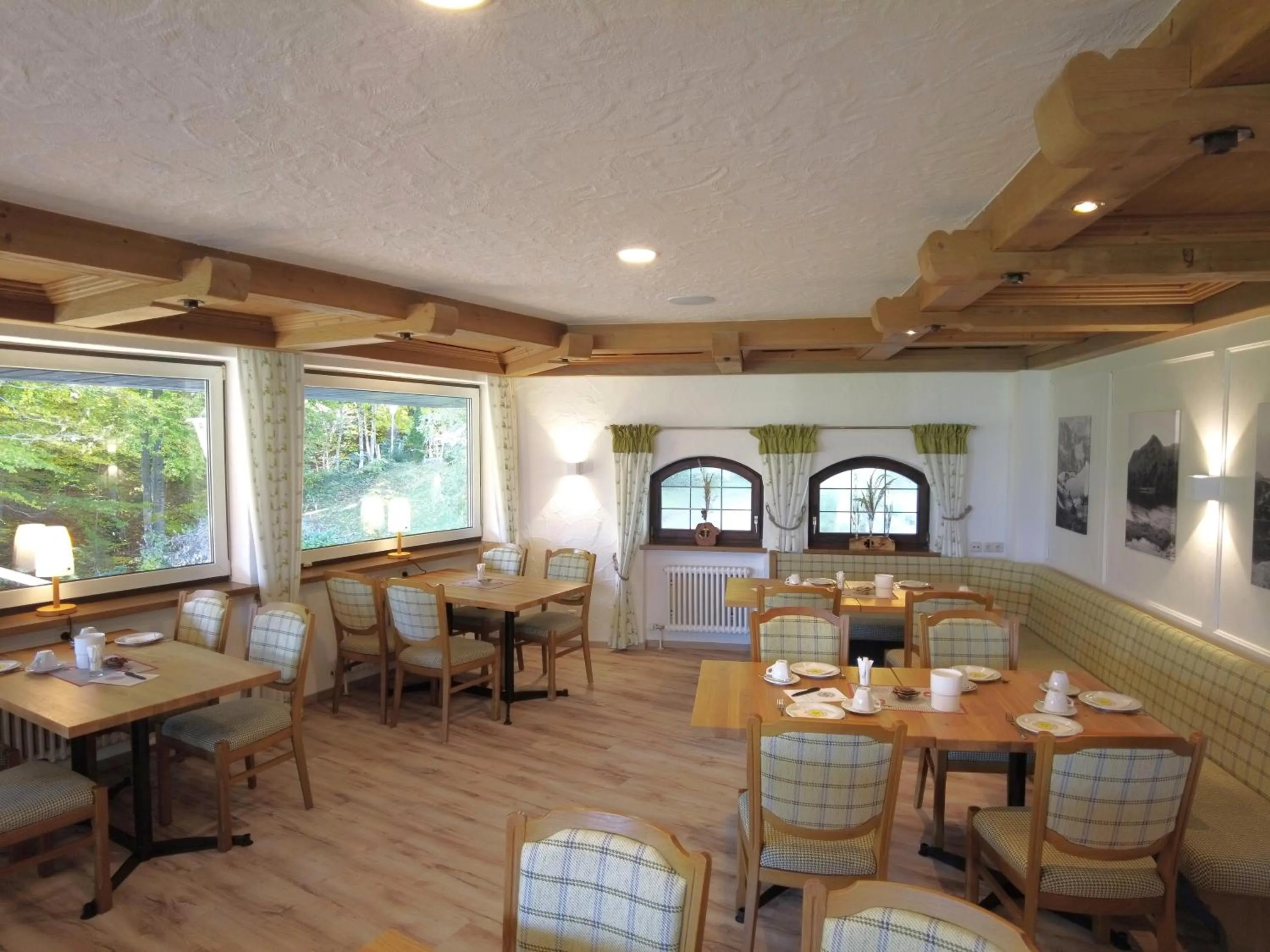 Restaurant/places to eat in Naturhotel Café Waldesruhe