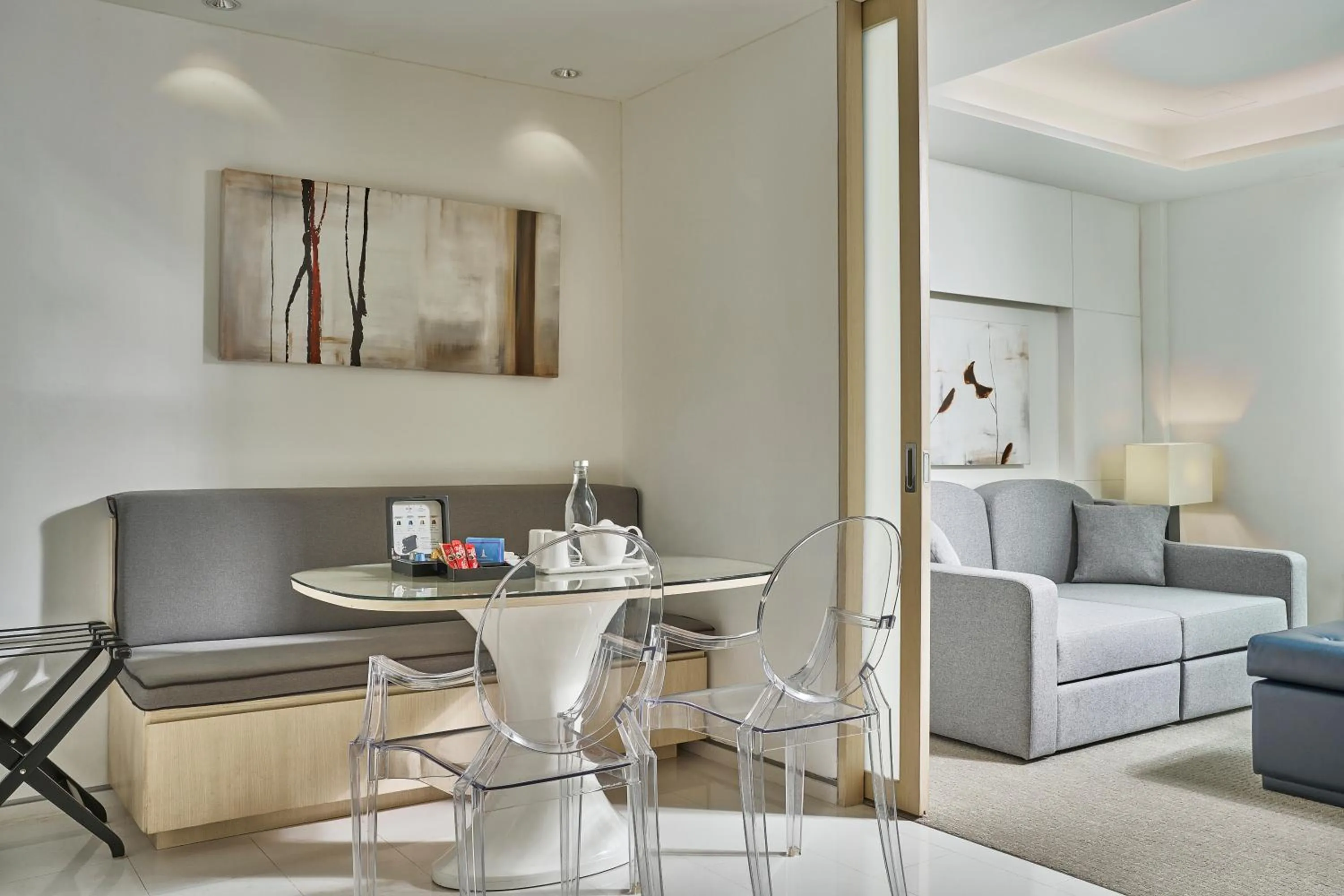 Living room in Grand Copthorne Waterfront Hotel Singapore