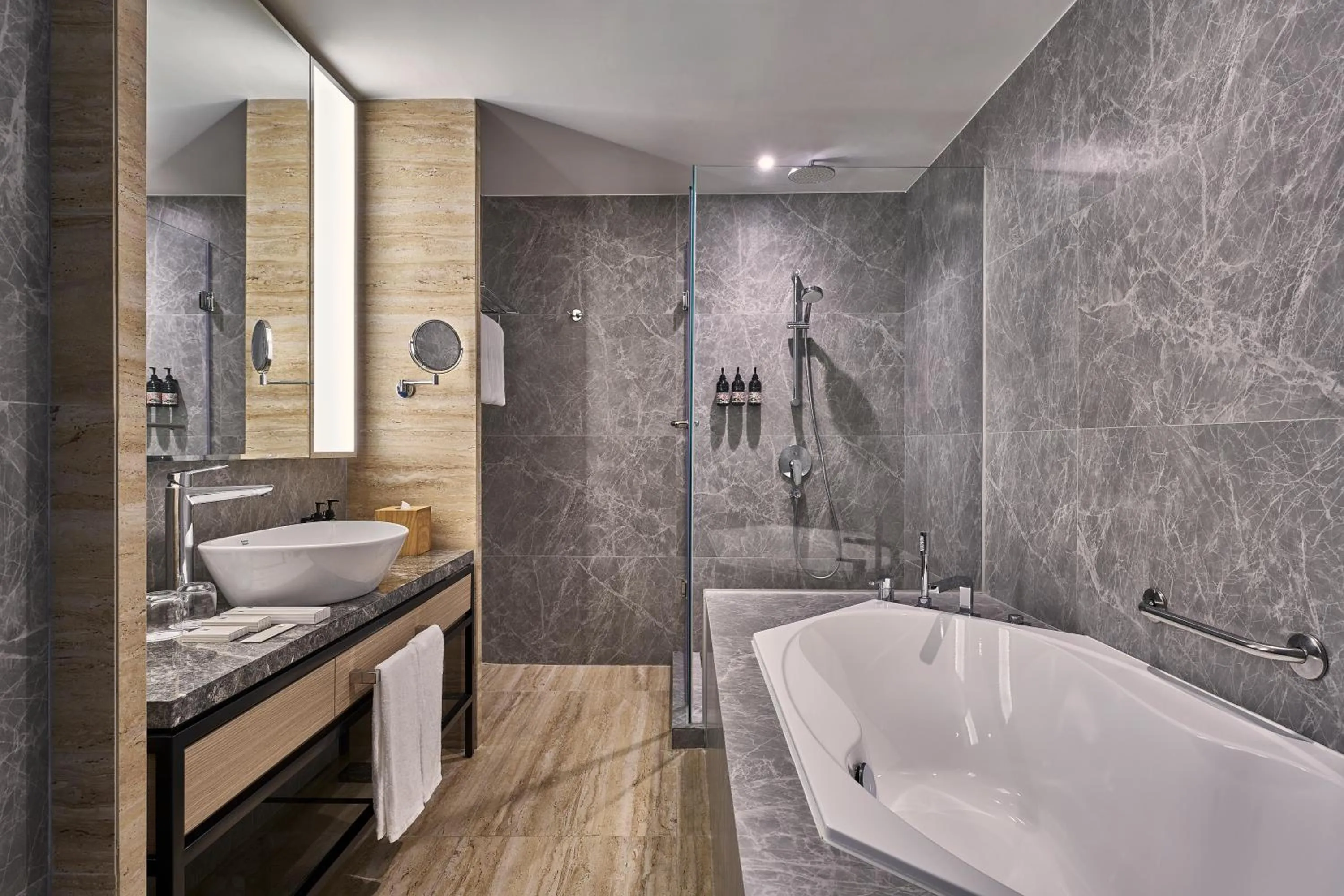 Bathroom in Grand Copthorne Waterfront Hotel Singapore