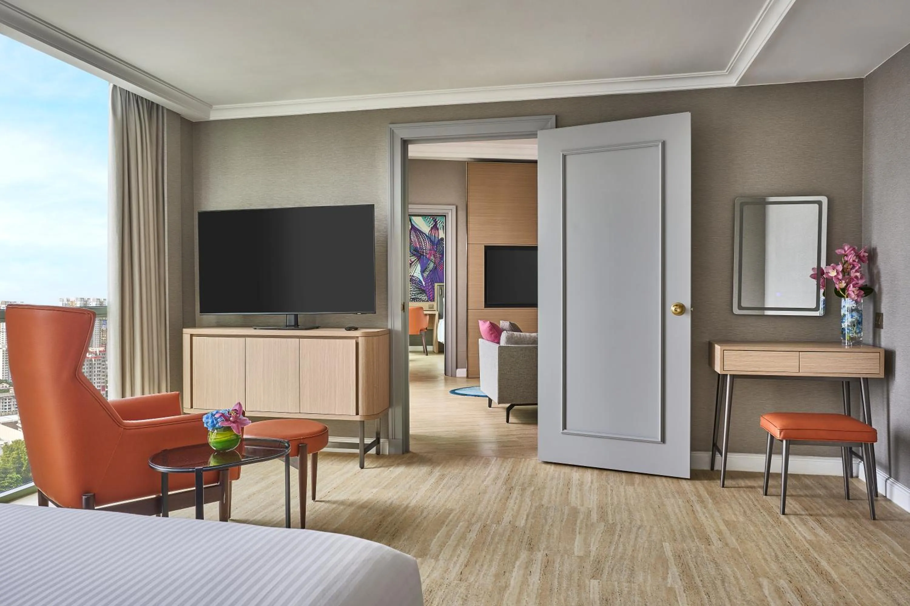 Living room, Bed in Grand Copthorne Waterfront Hotel Singapore