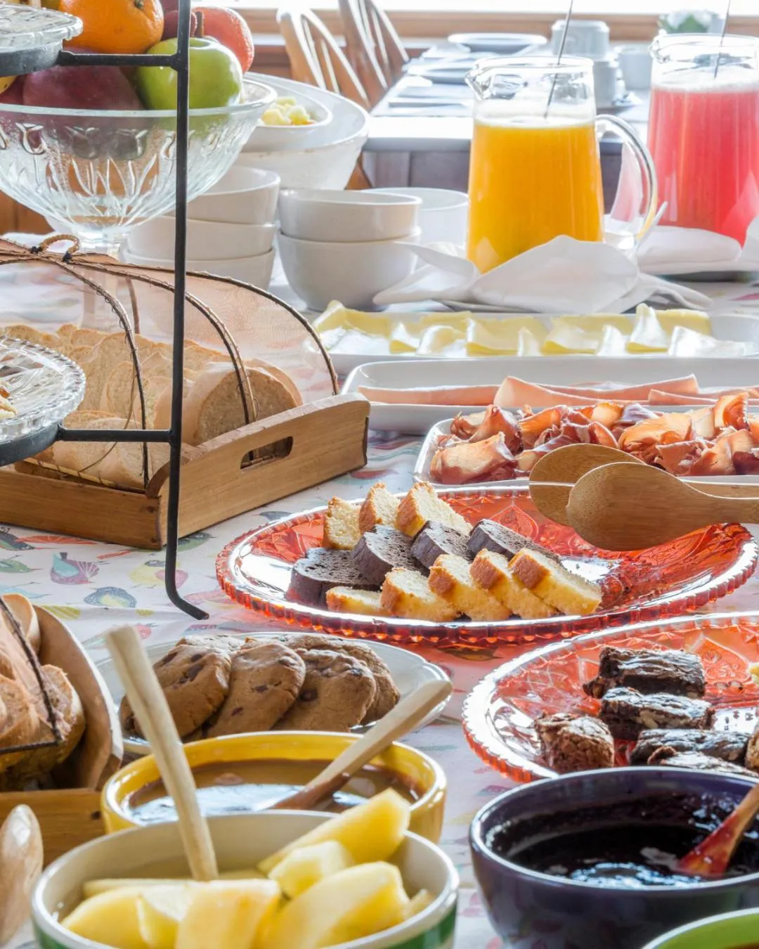 Breakfast in Correntoso Lake & River Hotel