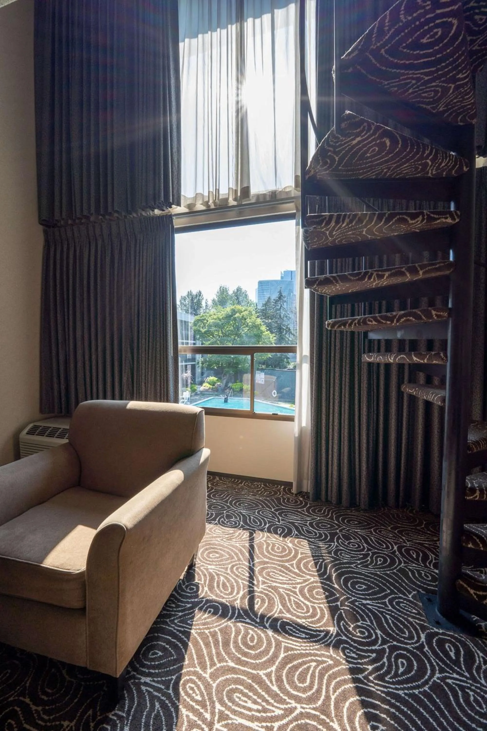 Photo of the whole room in Hotel 116, A Coast Hotel Bellevue