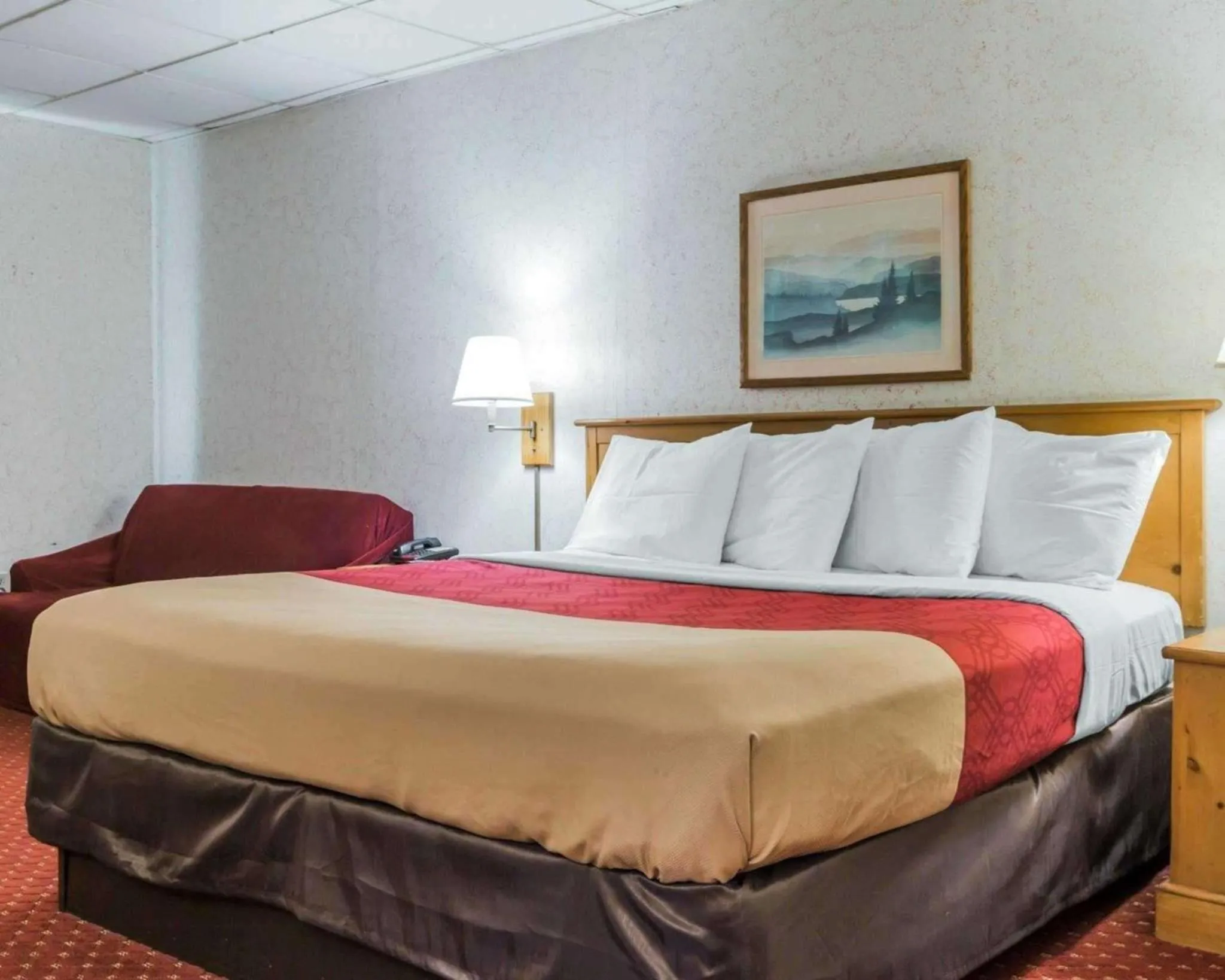 Photo of the whole room in Econo Lodge Stewart International Airport