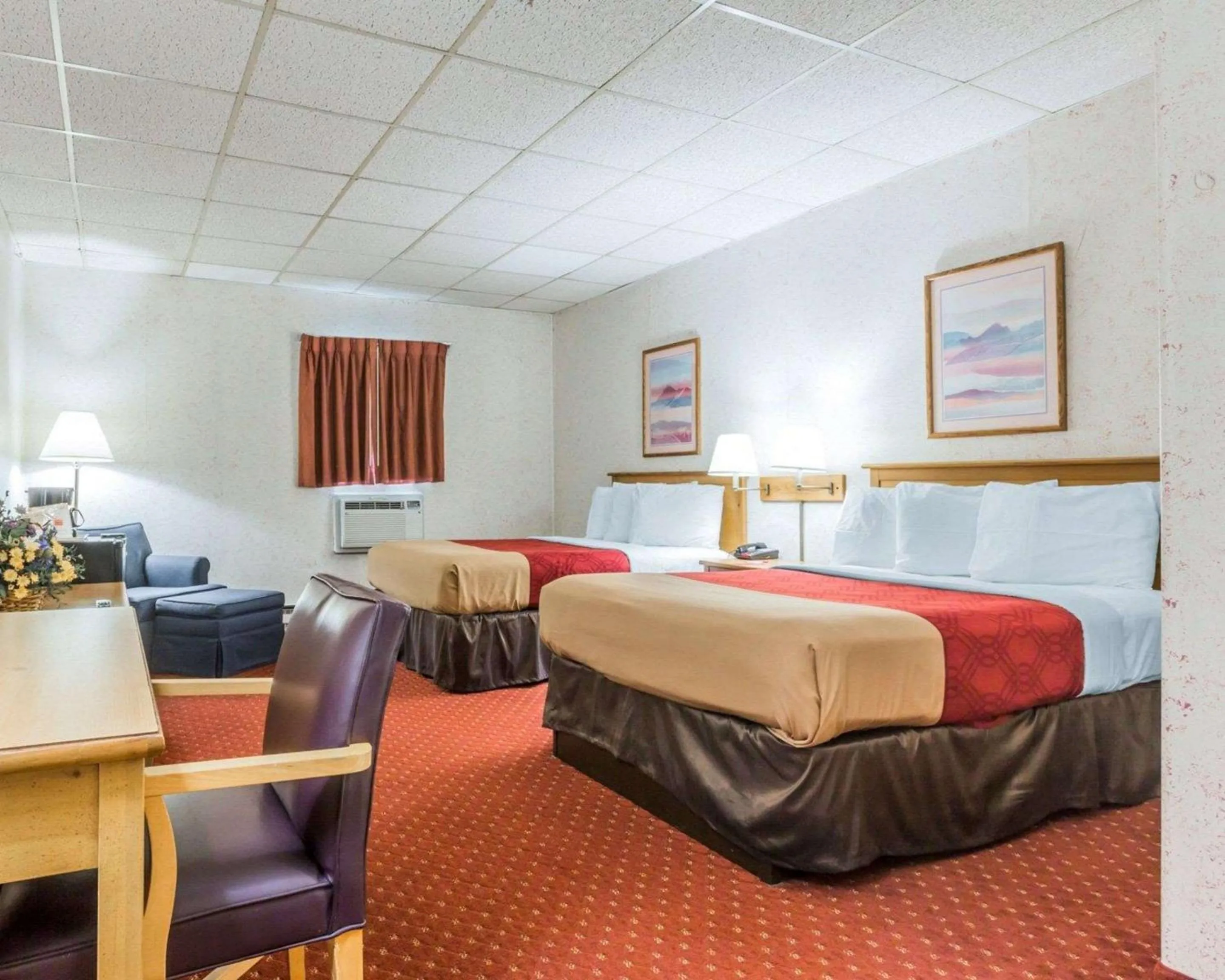 Photo of the whole room in Econo Lodge Stewart International Airport