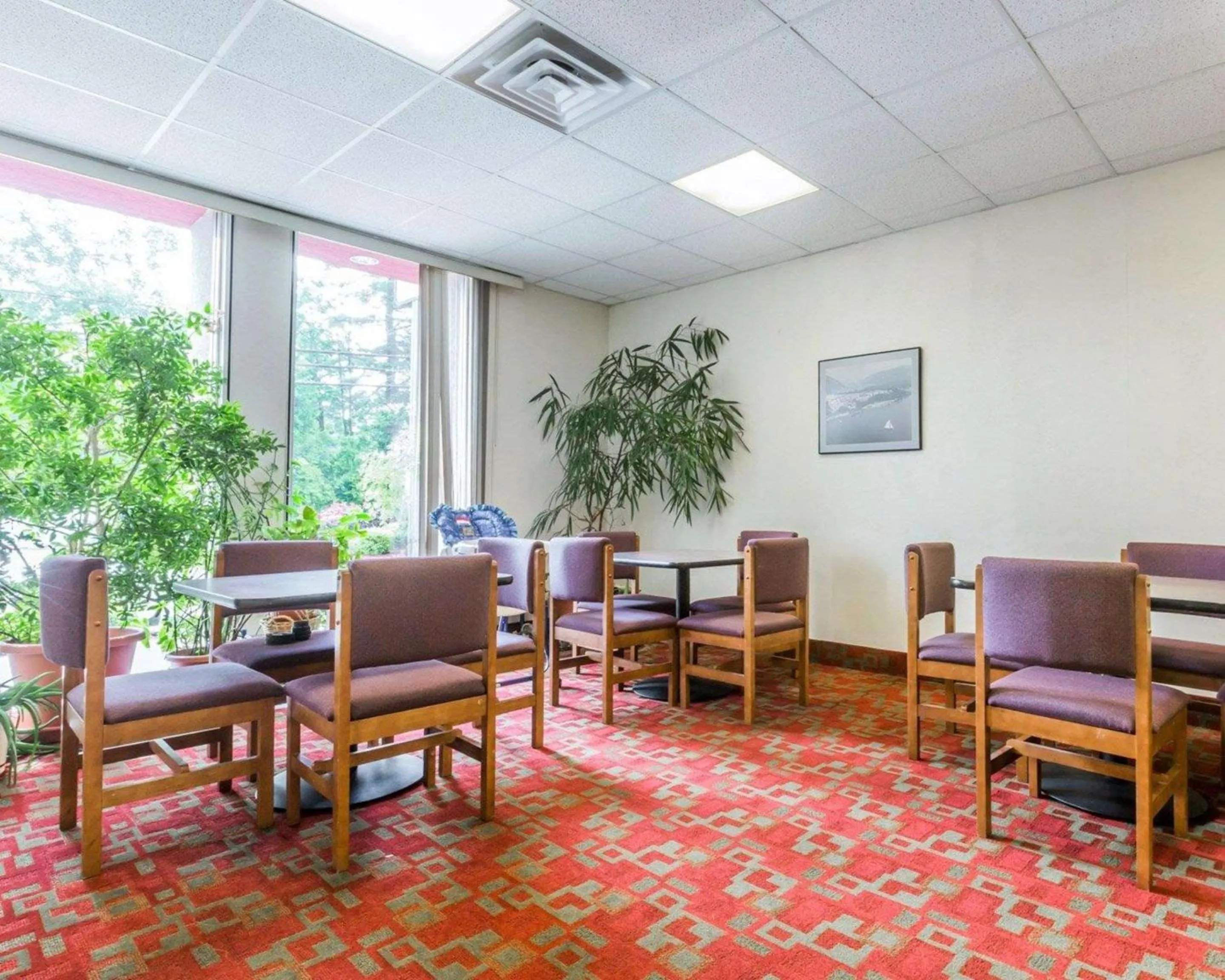 Restaurant/places to eat in Econo Lodge Stewart International Airport