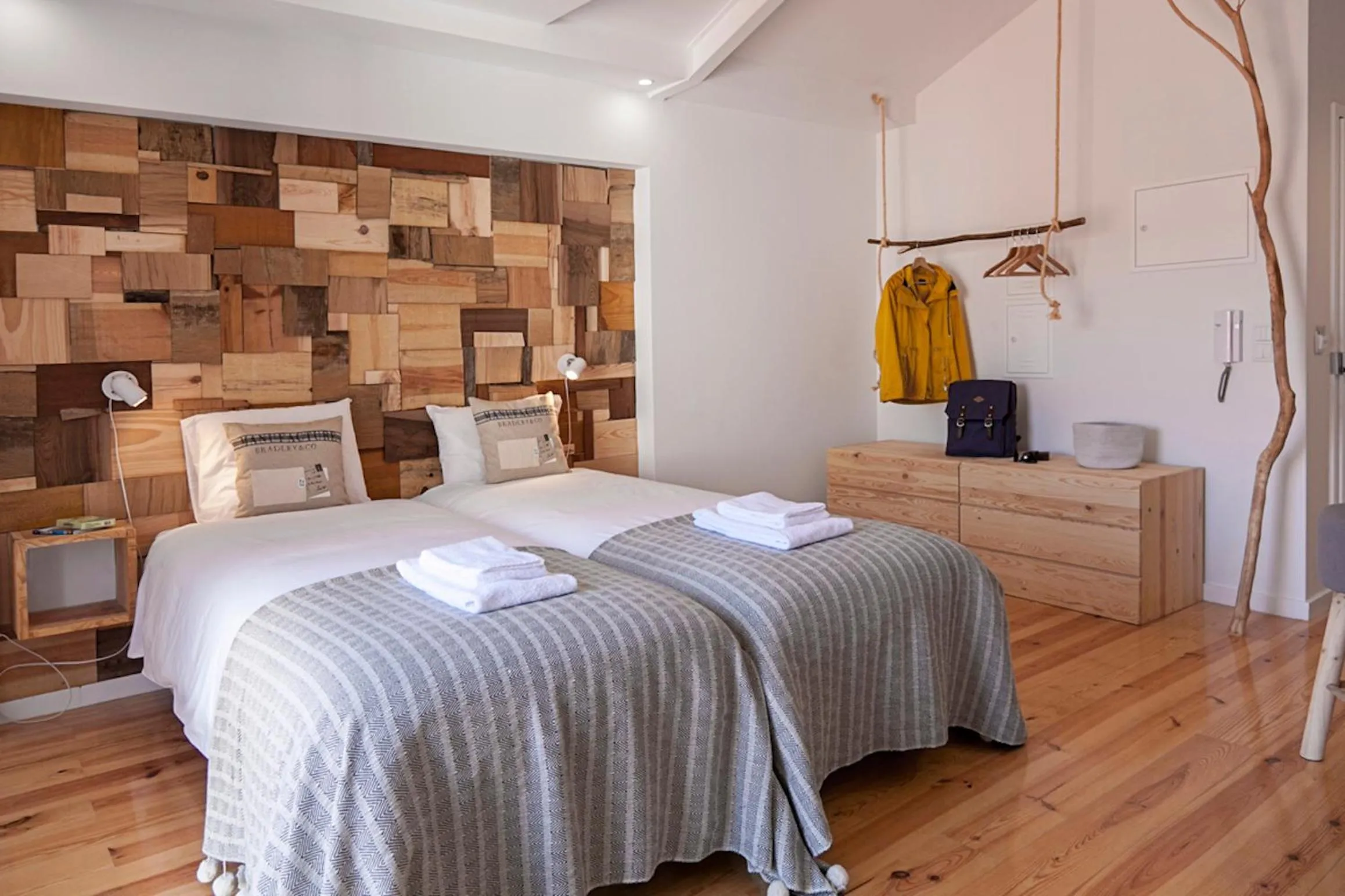 Bedroom, Bed in Bairro Alto Studio Apartments - by LU Holidays