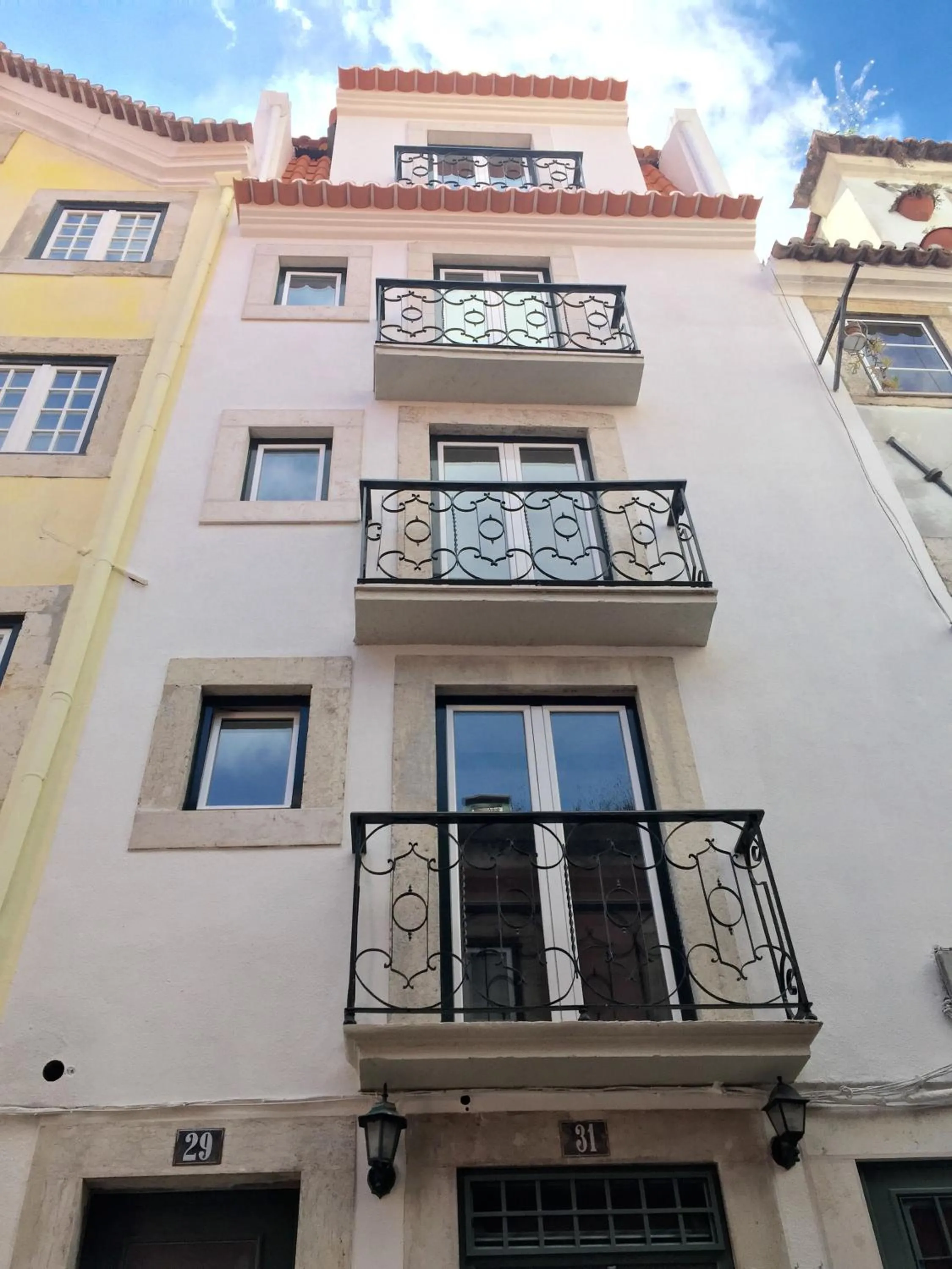 Facade/entrance in Bairro Alto Studio Apartments - by LU Holidays