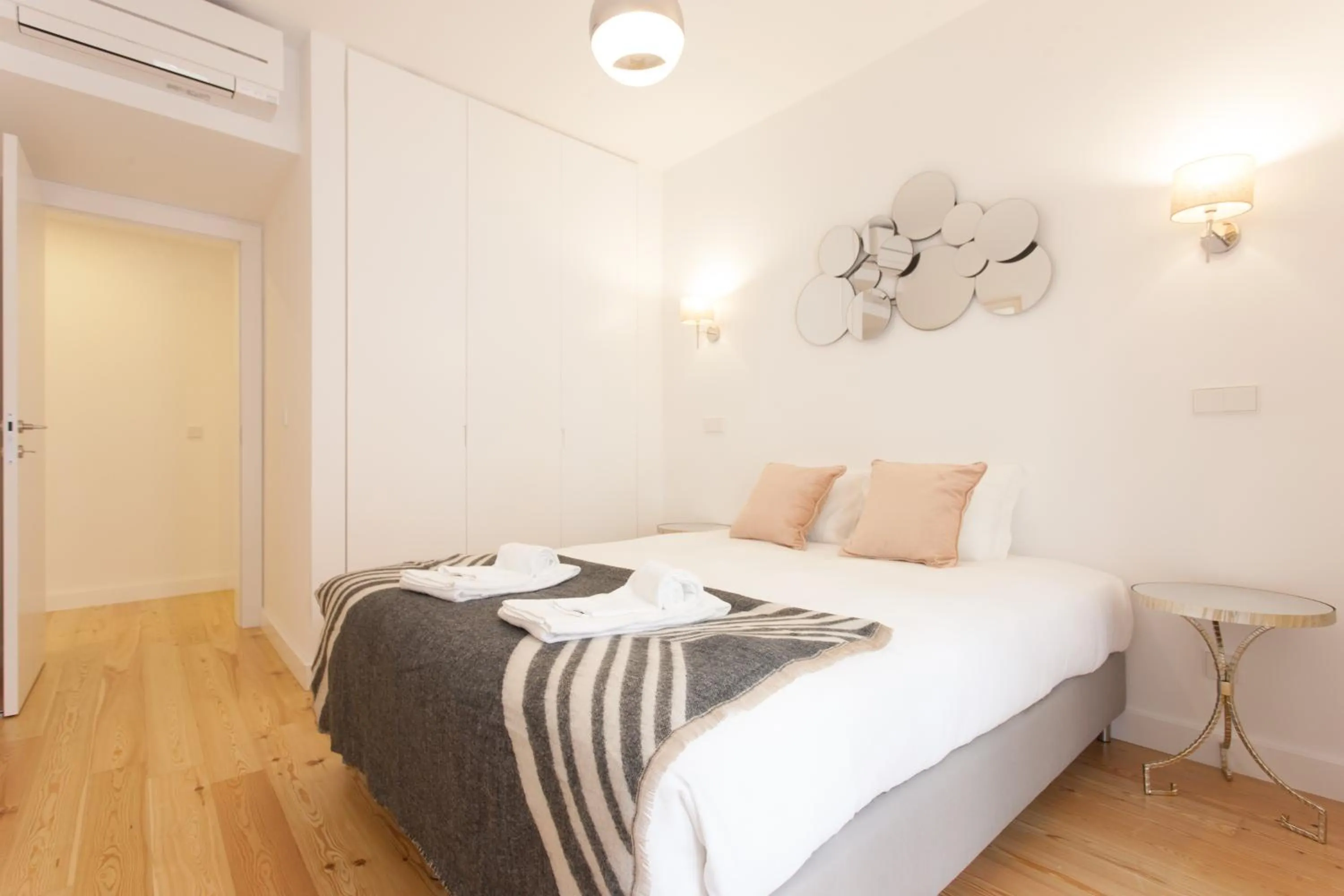 Bedroom in Mouraria Blue Three-Bedroom Apartment w/ Parking - by LU Holidays